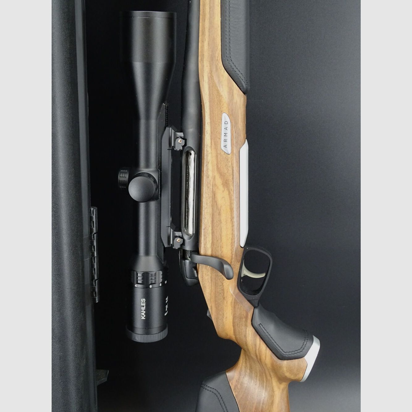 Steyr Monobloc Armad calibre .270 Win Kahles Helia Monobloc Armad "Panzerstahl Edition"