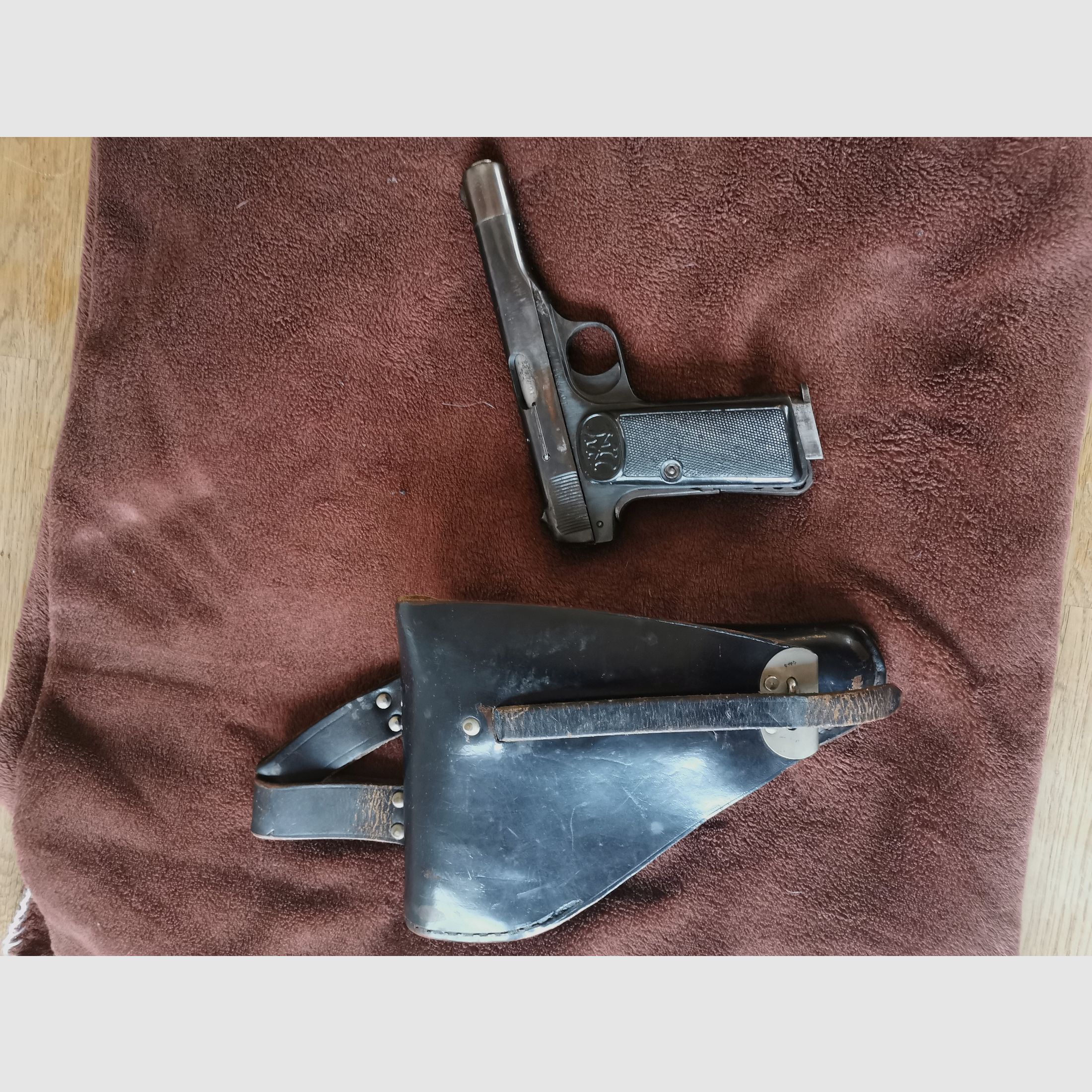 Belgische FN, Kaliber 7,65MM mit Holster