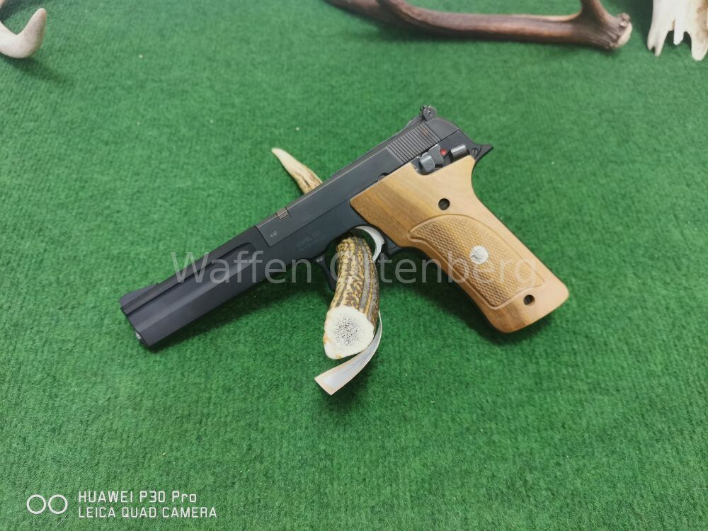 Smith & Wesson 422