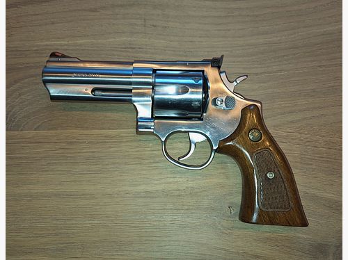 Revolver Taurus .44 Mag 4 inches