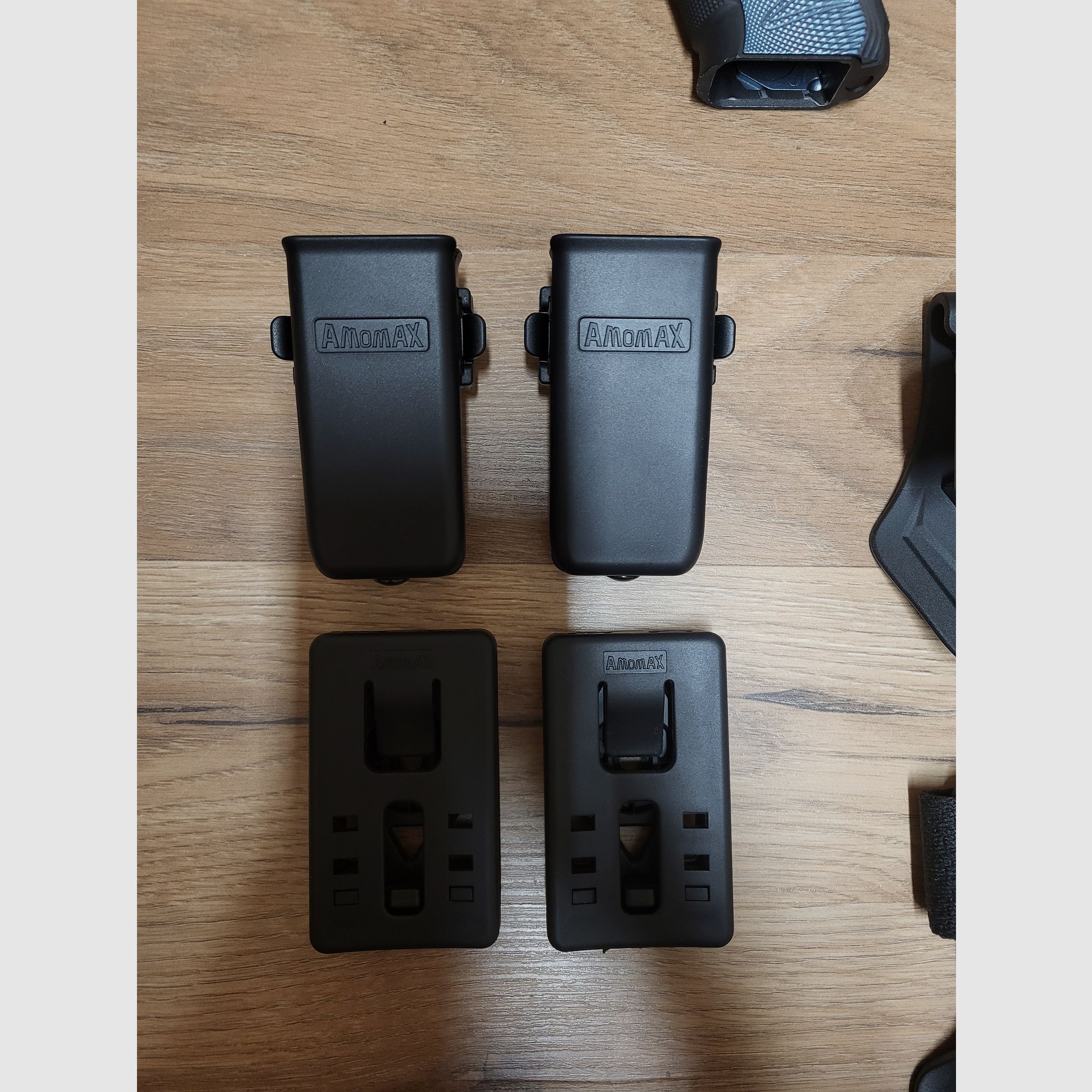 ASG CZ SHADOW 2 GBB AIRSOFT BUNDLE 4 chargeurs, 3 bouteilles de gaz Airsoft, 8000 billes, holster, 2 pochettes de chargeurs, ceinture Amomax peu utilisée