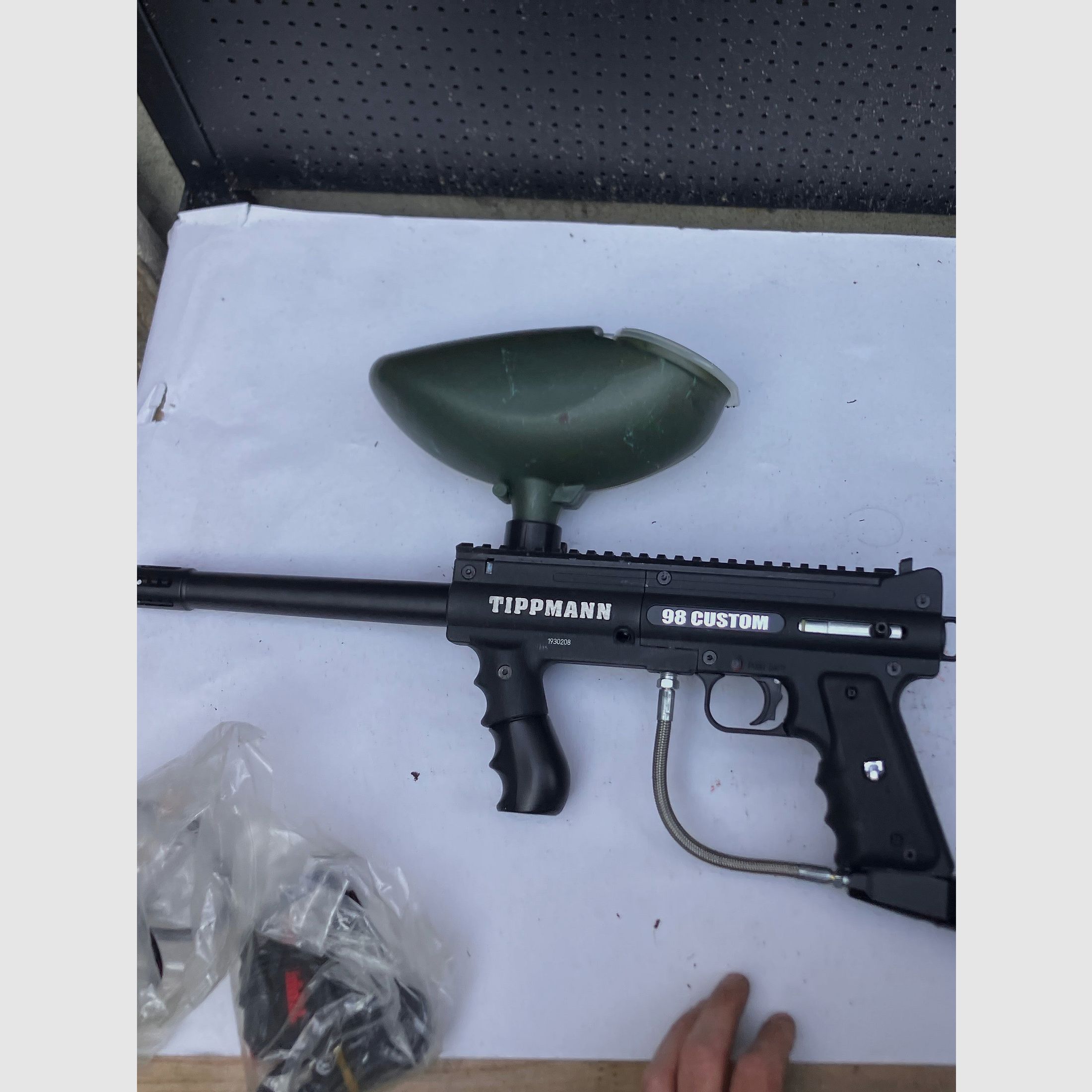 Tippmann 98 Custom including spare marker and accessories
