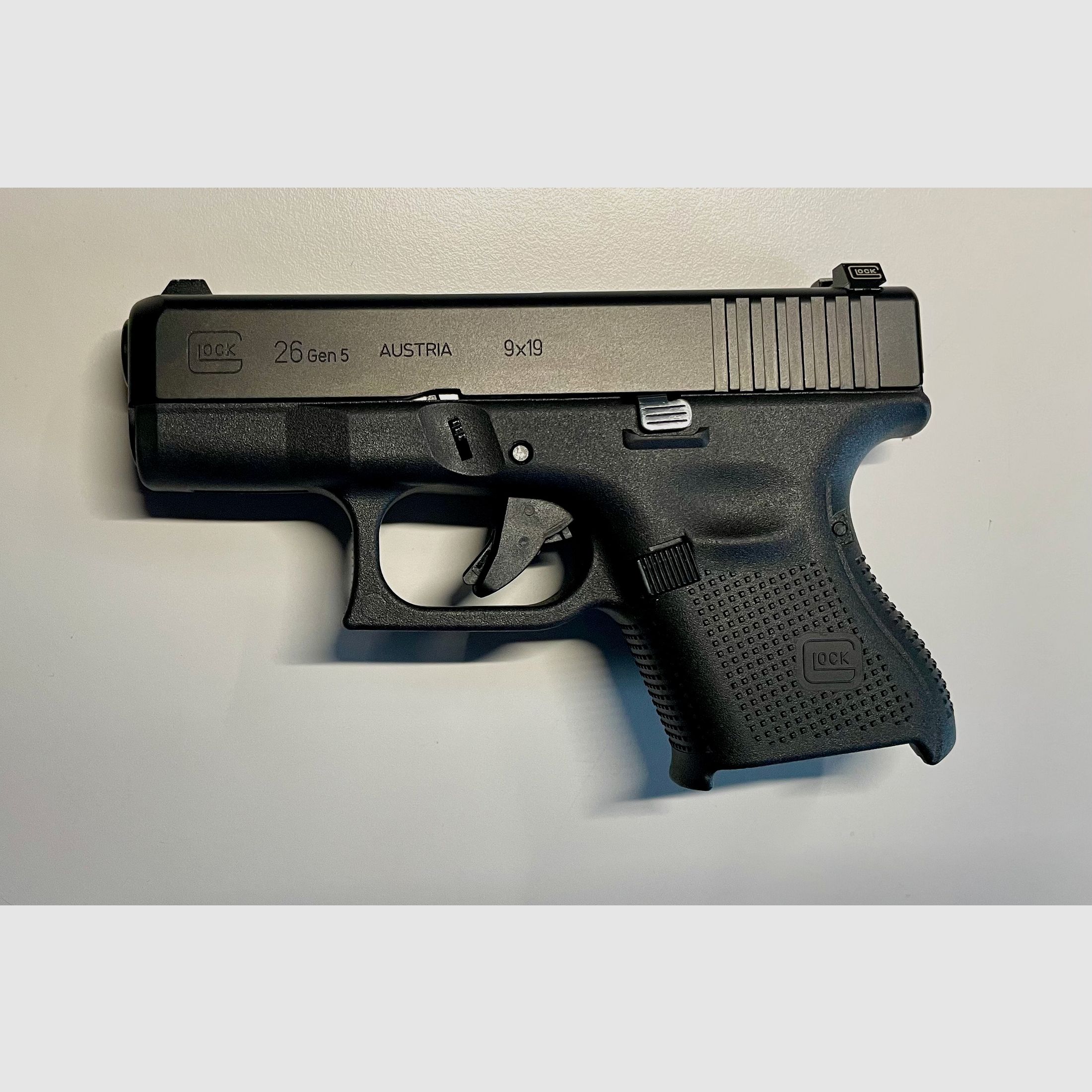 Glock 26 Gen.5 caliber 9mm Luger with box & 2 magazines