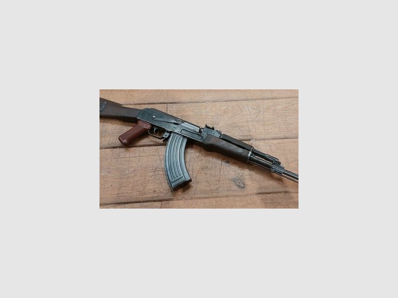 Unbrauchbar gemachte AKM, Bild 8 von 9