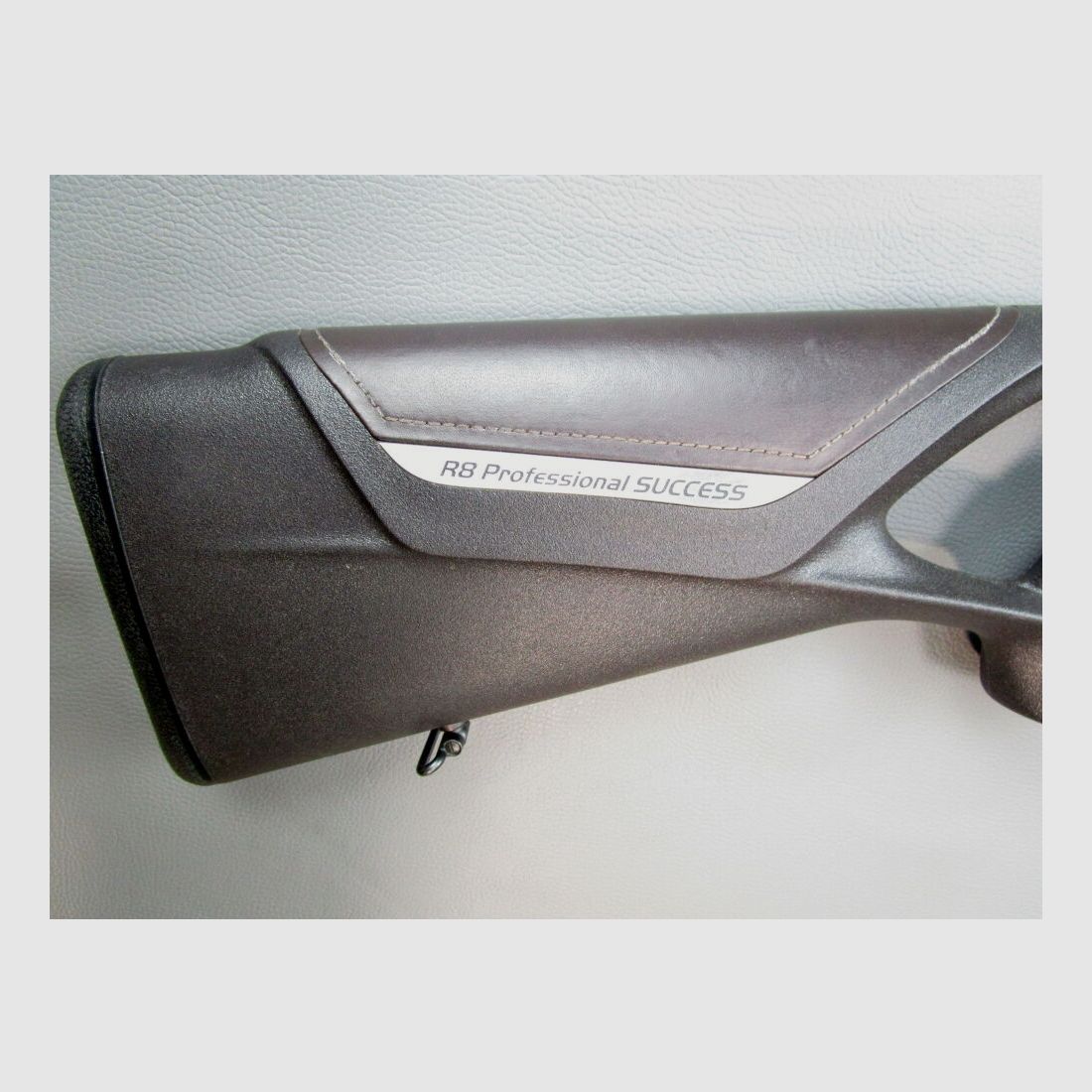 Blaser R8 Professional Success -Links mit Kammergriff rechts