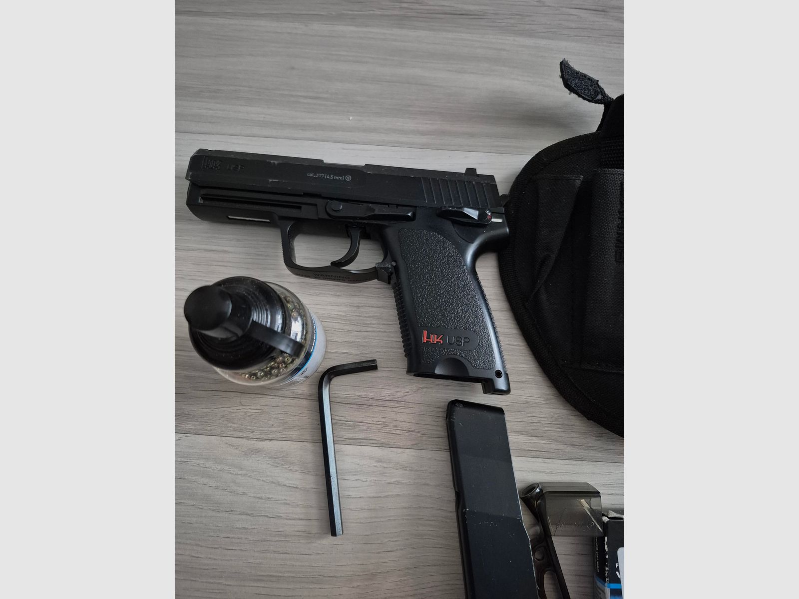 Heckler und Koch USP CO2 mit Zubehör , Bild 3 von 4