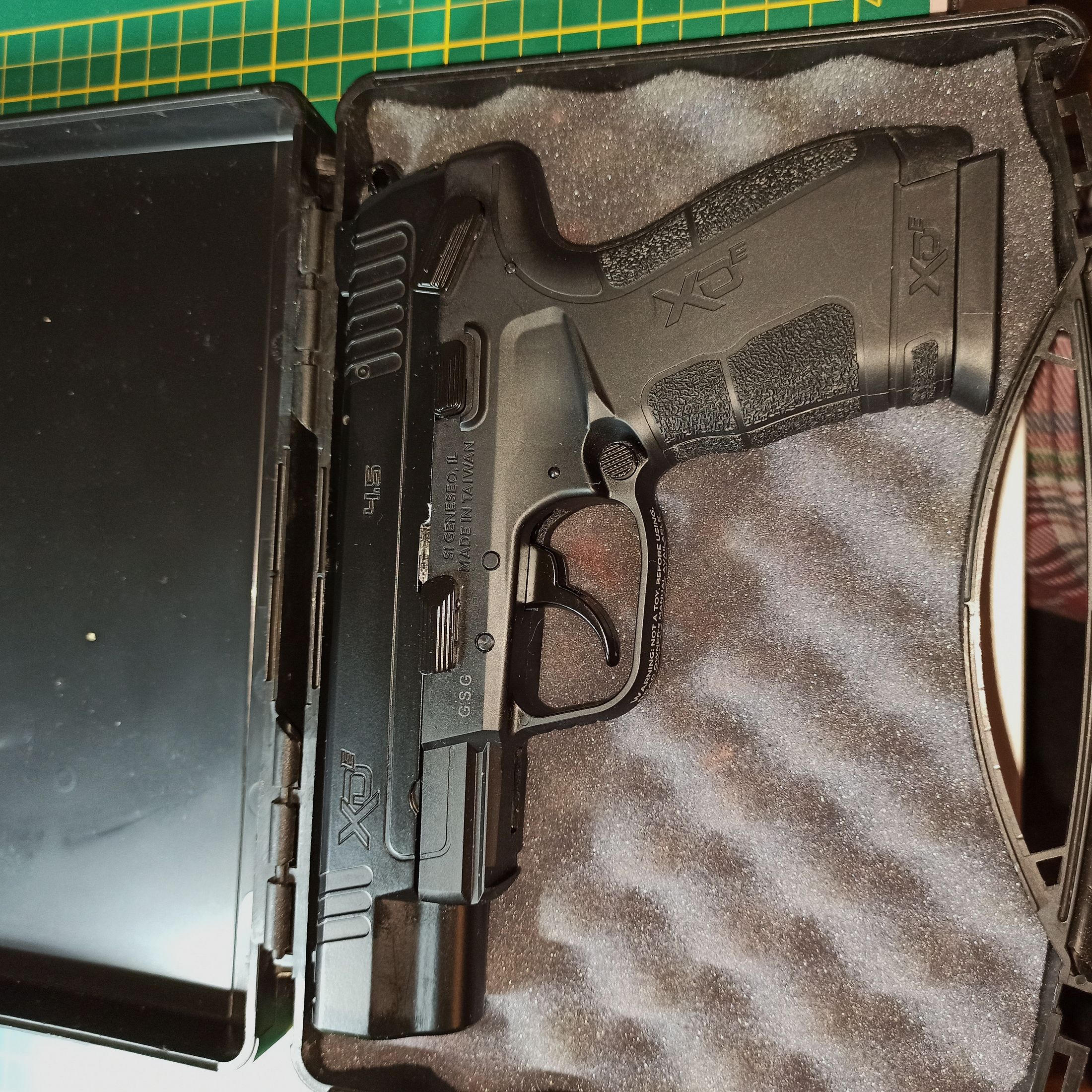 Springfield Amory XDe .177 Kal. Stahl-BB's 4,5mm CO2-Antrieb