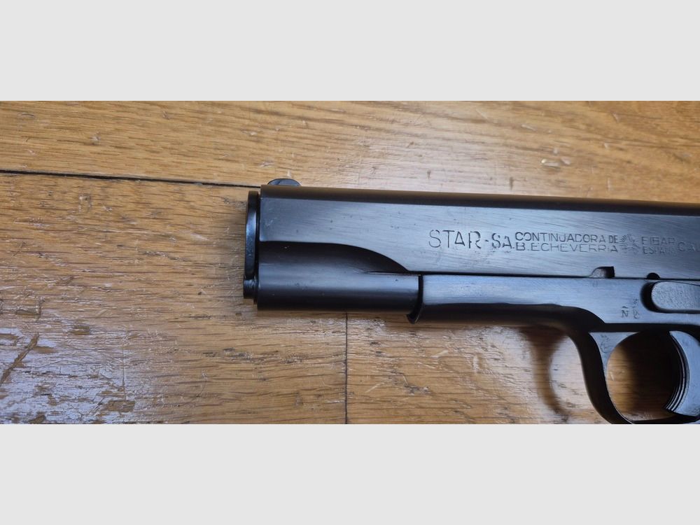 Zeer mooie Star B Pistol – De meest geslaagde kloon van de 1911 – Kal. 9 x19 – Wapen aangenomen door de Wehrmacht – Zeer mooie fabricage uit Eibar van 1943 – Militaire wapen – Mechanische en esthetische staat meer dan zeer mooi – TBE++/TBE+++, afbeelding 7 van 24
