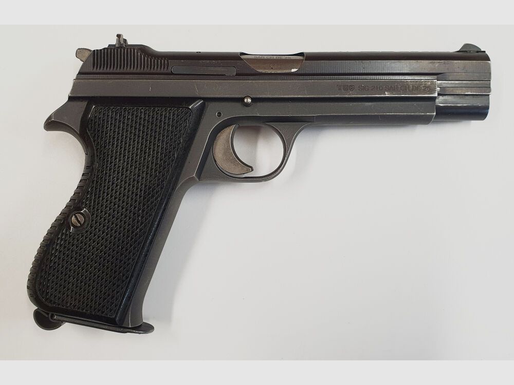 SIG Pistole SIG P210-2 im Kaliber 9mm Luger (9x19) Inkl. Holster und Reservemagazin,MADE IN SWITZERLAND