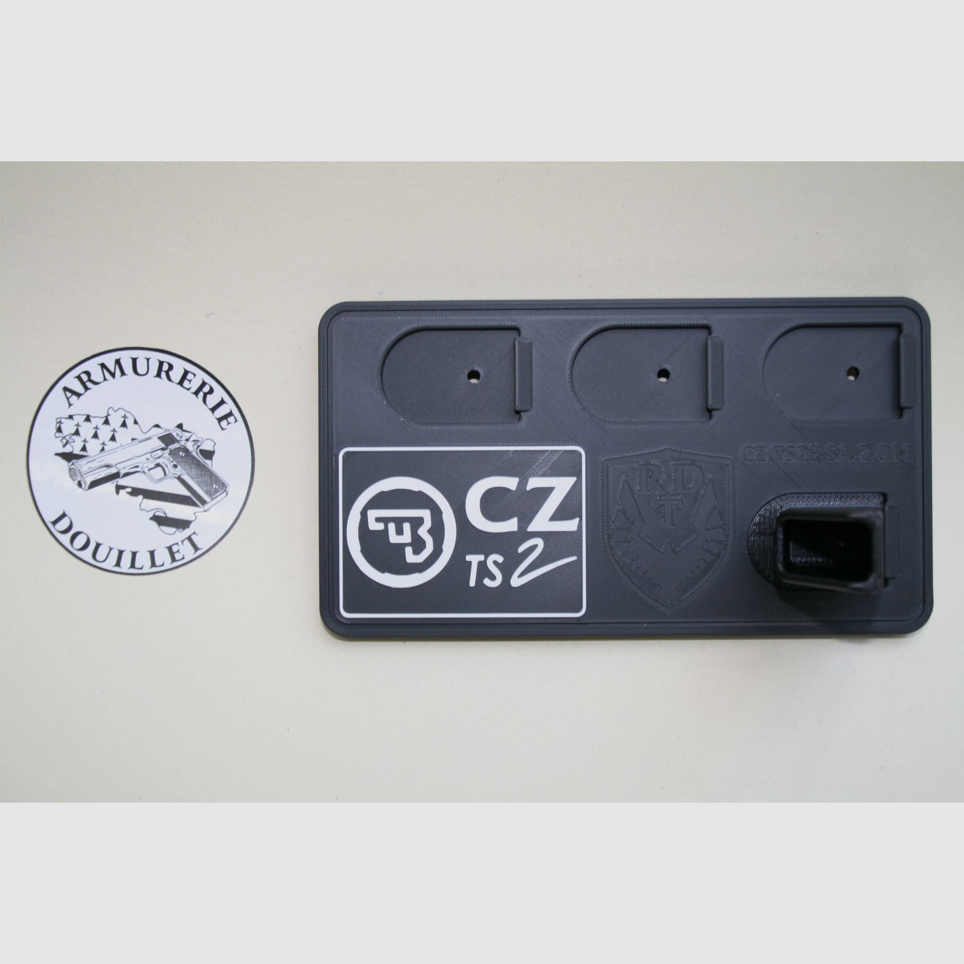 Présentoir pour pistolet CZ TS2 (version pour chargeurs à talon plat en plastique) – RDT, image 4 sur 4