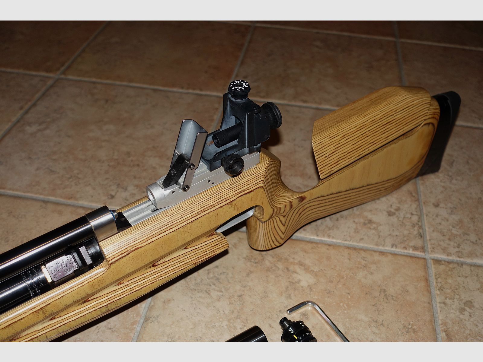 Fucile da competizione Feinwerkbau Mod. C60 + 2 cartucce + adattatore di riempimento