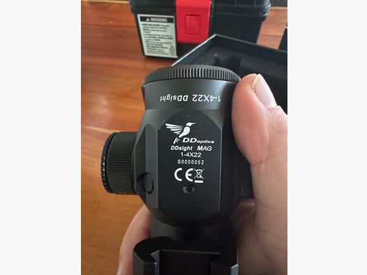 DDoptics DDsight MAG táctico 1-4x22 (Retícula Manual) – NUEVO Y SIN USAR en OVP