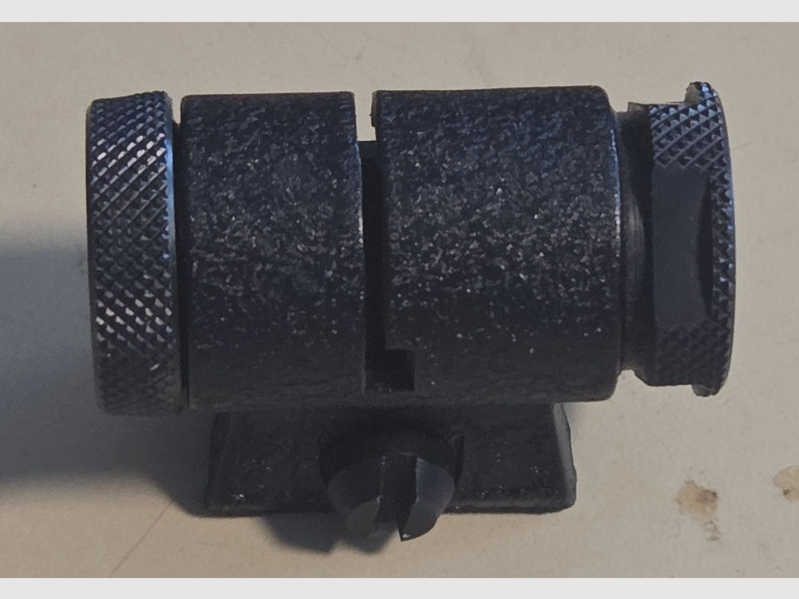 Tunnel per mirino con 2 supporti per mirino - coda di rondine sopra 9,4 e sotto 8,8 mm di larghezza