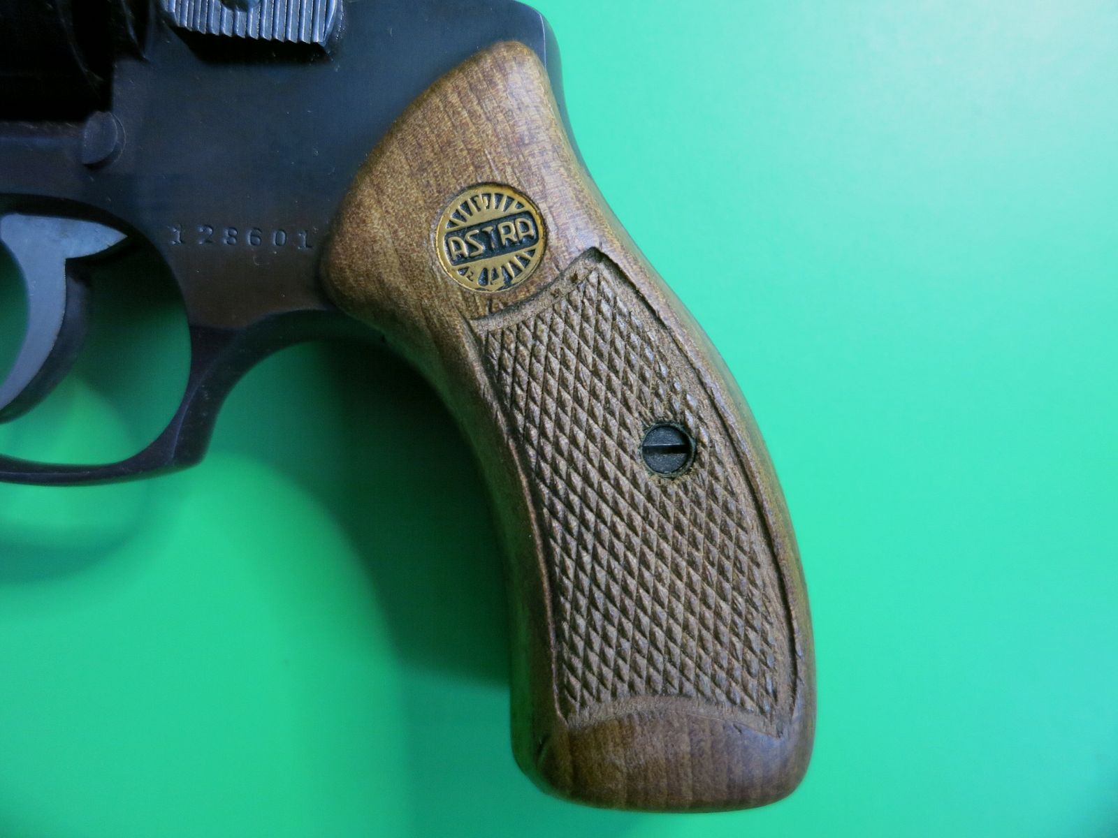 Astra Cadix, .38 Special, 2" revolver, fangschot of valjacht #97