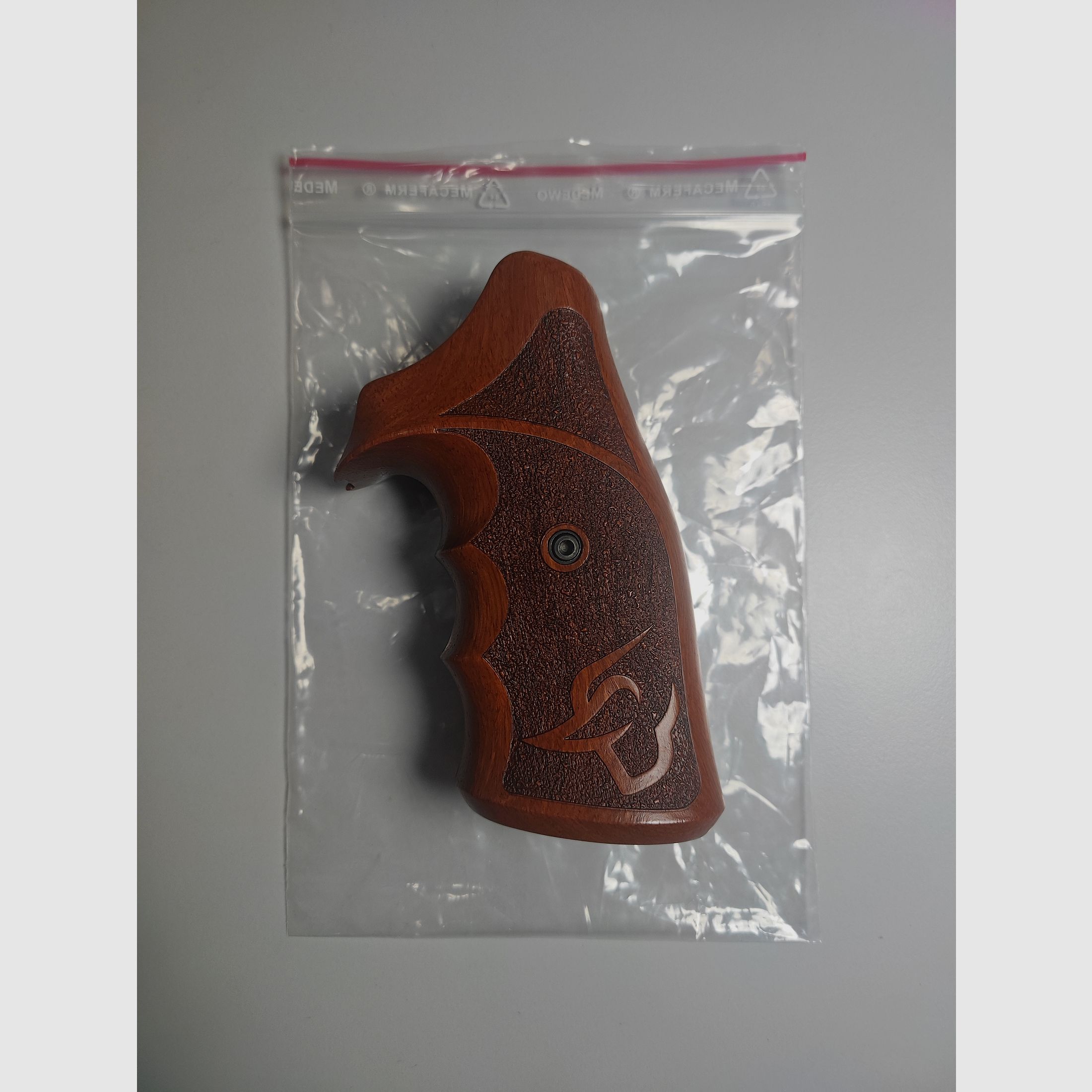 Griff Holz Holzgriff Holzgriffschalen Griffschalen für Taurus 44 Revolver Medium / Large Frame .357 44 65 607 608 669