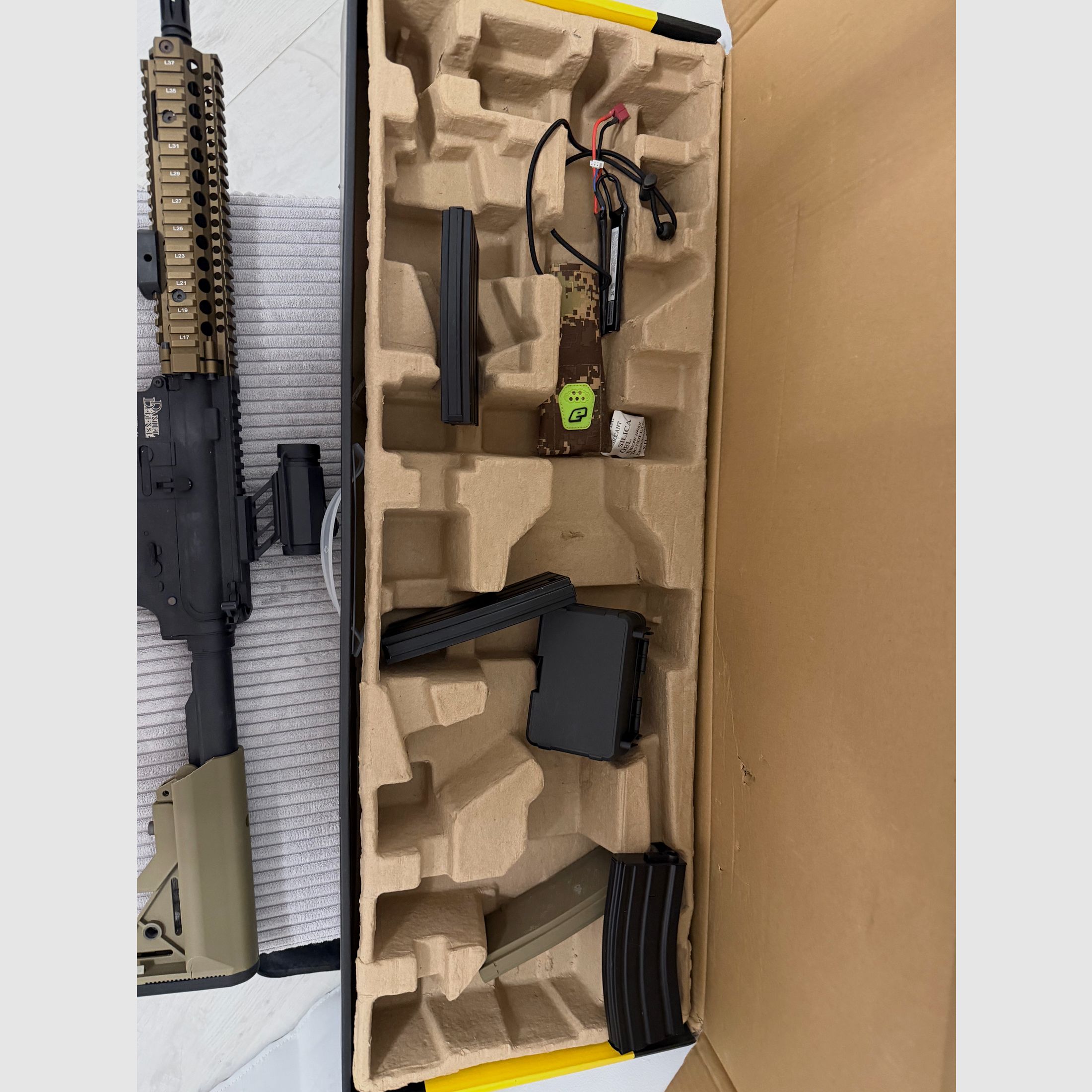 Airsoft Waffe Gewehr John Defense mit Zubeör