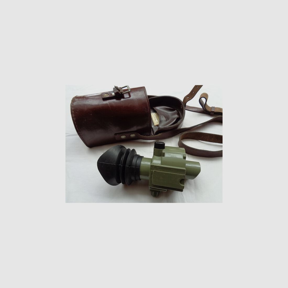 Jugosl. B10 Zielgerät/Monokular 4x25 + Ledertasche, sehr gut