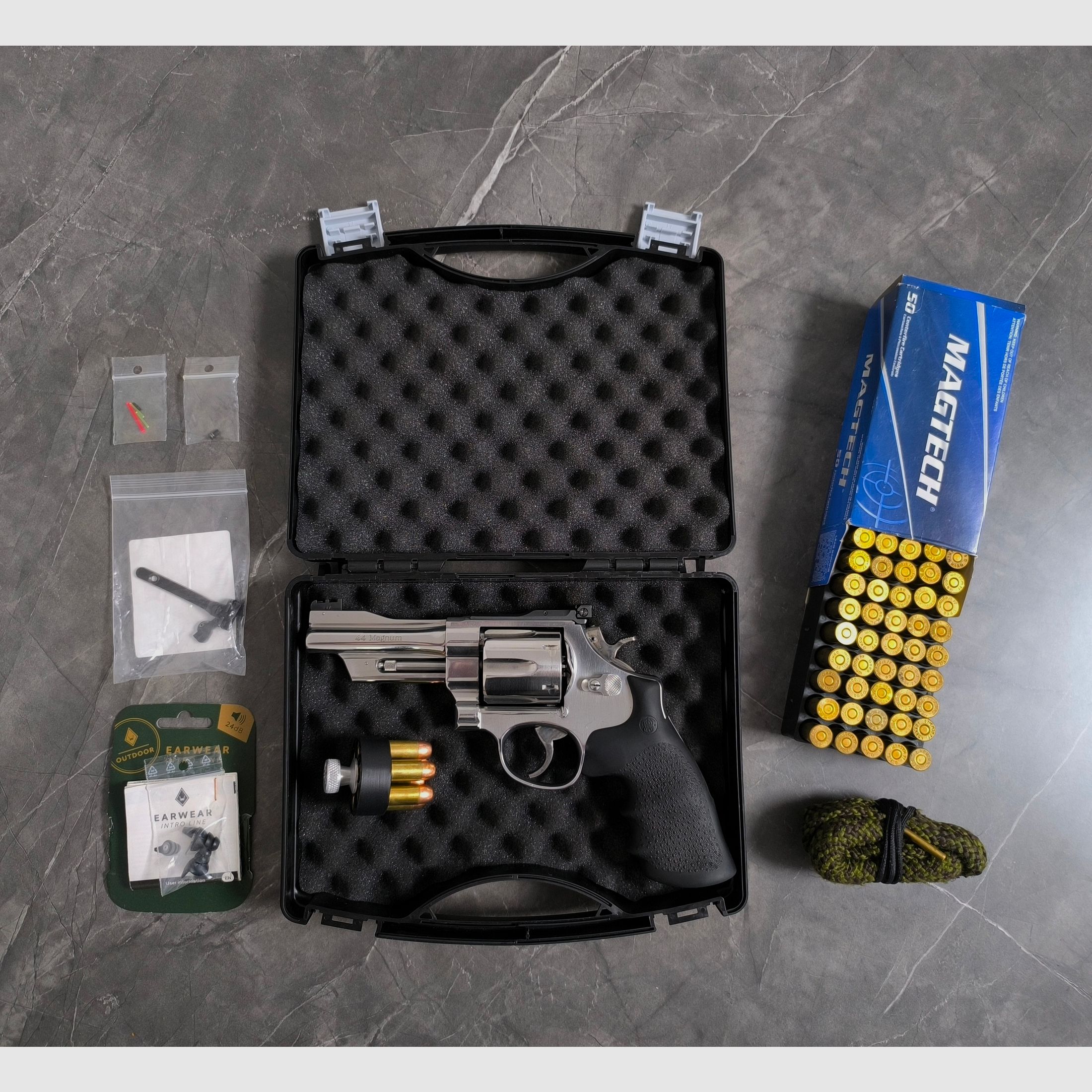 Smith and Wesson 629 4 44 er Magnum incl. accessori, immagine 1 di 8