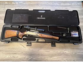 semi-automatic rifle Browning Bar Zenith Wood HC caliber .30-06 with Zeiss Victory V8 M 1.1-8x30