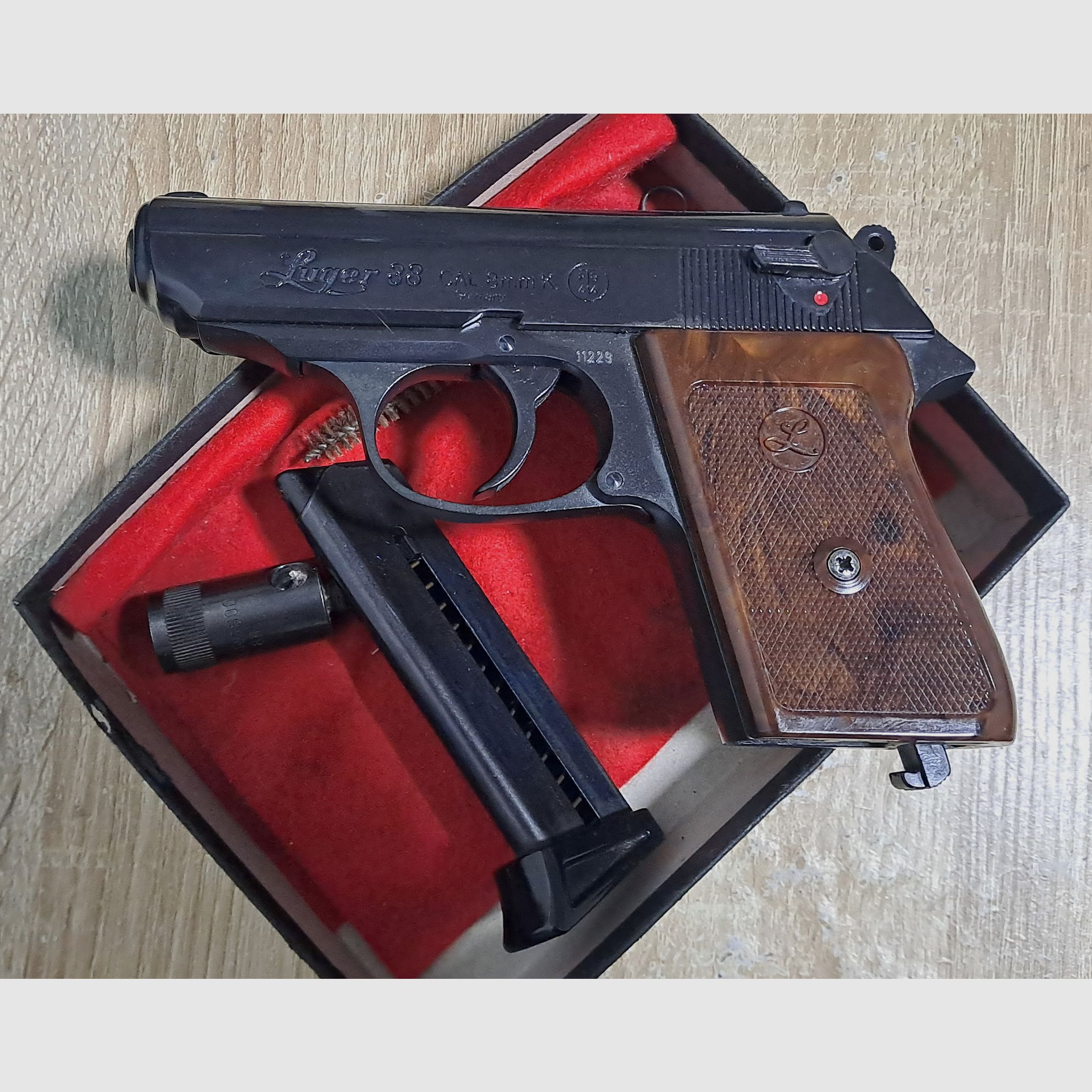 Luger Mod. 88 (Baugleich mit der RG 800) im Kal. 8 mm Knall/ PTB 414