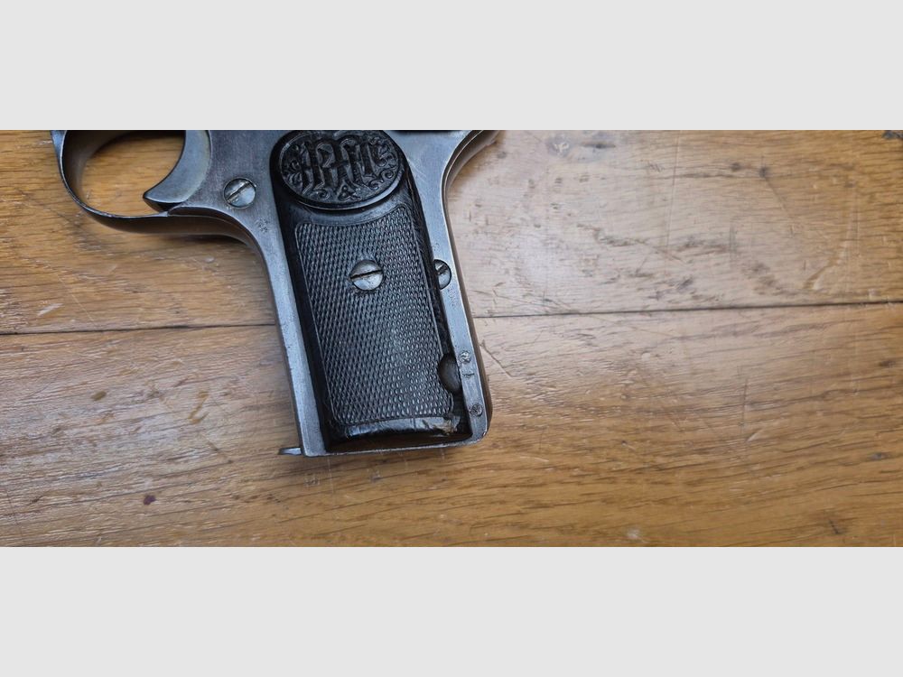 Sehr schöner Dreyse 1907 Pistol - Herstellung um 1915 für die deutsche Armee 1914-1918 - Kal. 7,65 Browning - 7 Schuss - Eines der Werke der Familie Schmeisser! - Schöne deutsche kaiserliche Stempel - Gute Mechanik und Ästhetik - Sehr guter Lauf - Reguläre österreichische Waffe und der Schweizer Garde des Papstes! - Eine der interessantesten 7,65 Browning - TBE/TBE+, Bild 3 von 20