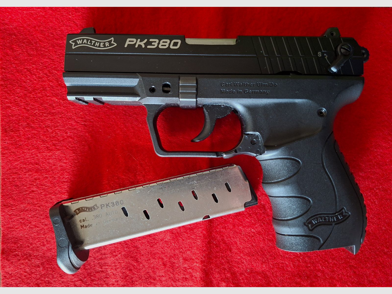 Walther PK380 black, 9 mm short, + paddle holster