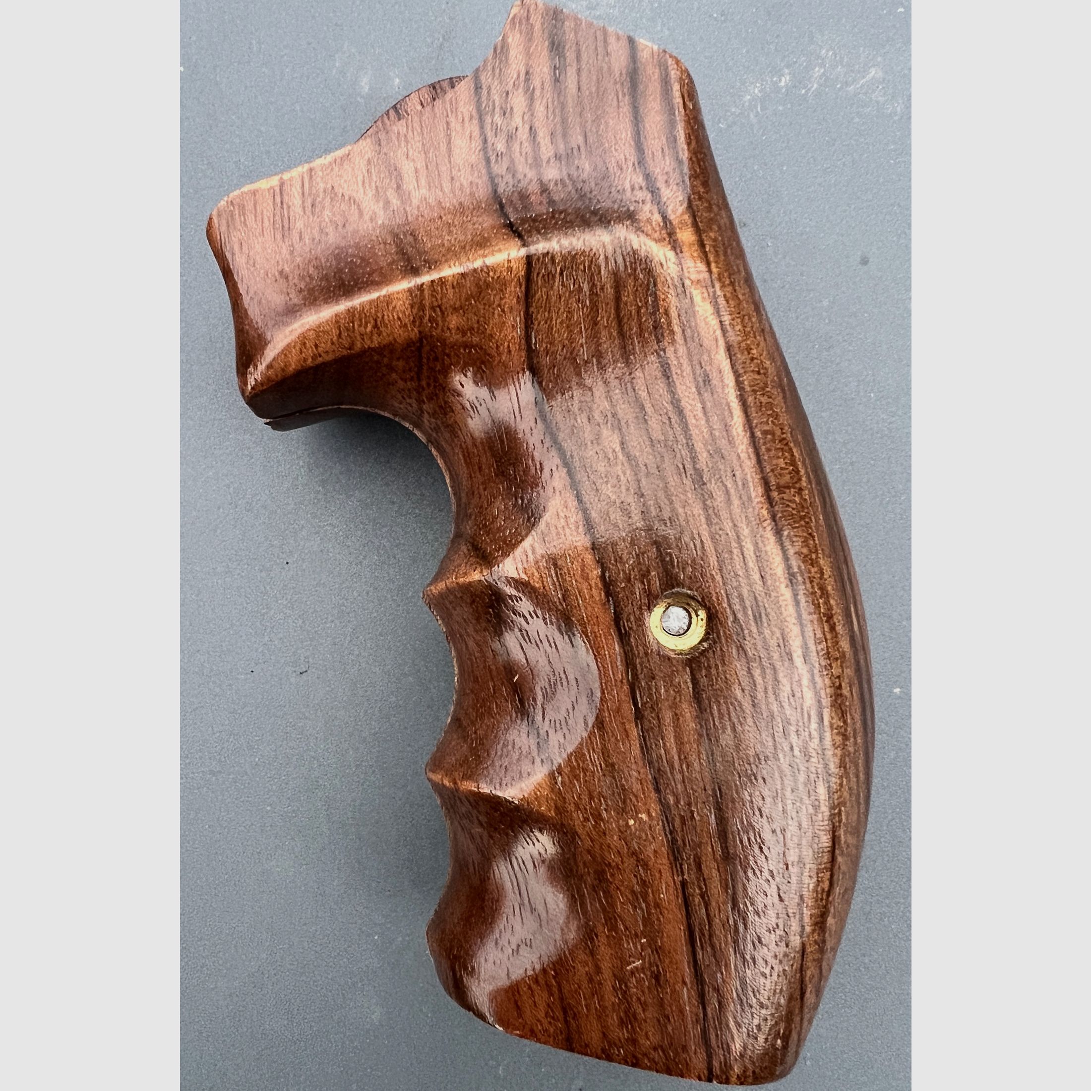 Smith & Wesson K/L Frame Round Butt Holzgriff Walnuss Finger Groove – neu – Top Ergonomie