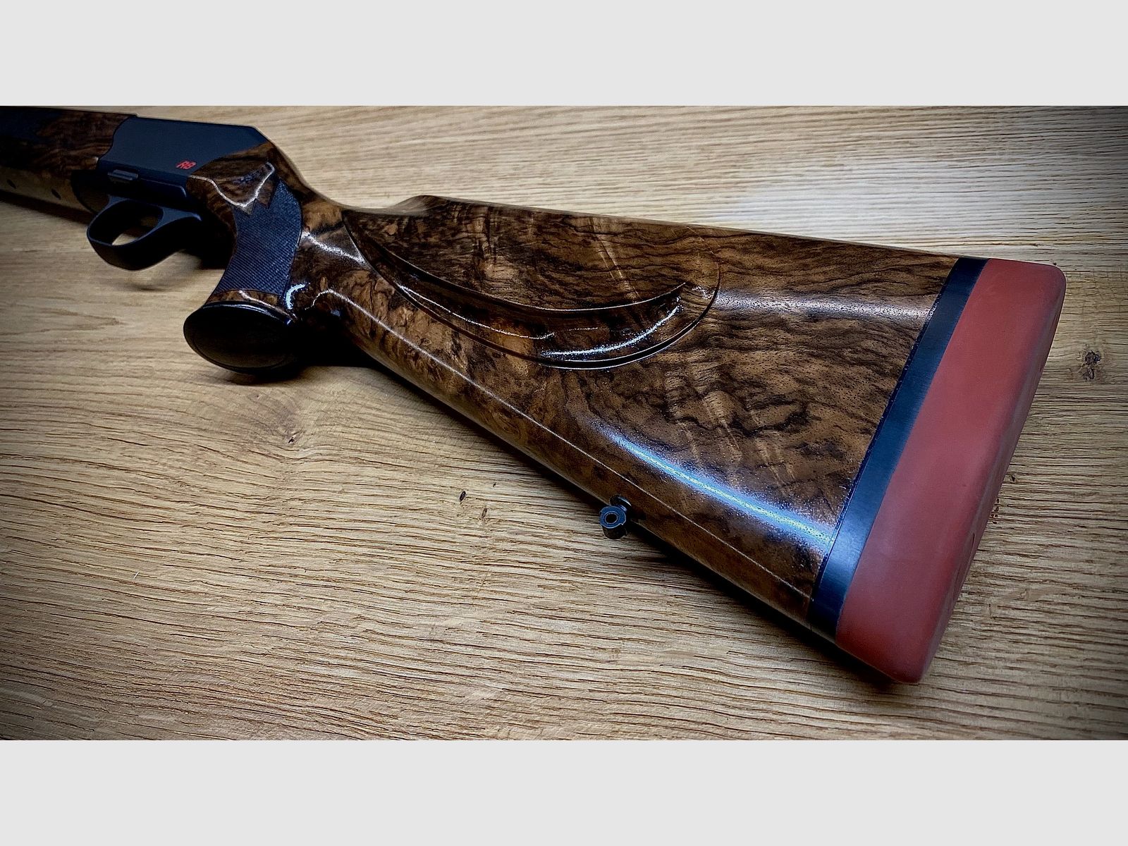 Blaser R8 Safari Schaft mit Gehäuse-System / HK7 / rote Schaftkappe / Finanzierung möglich!