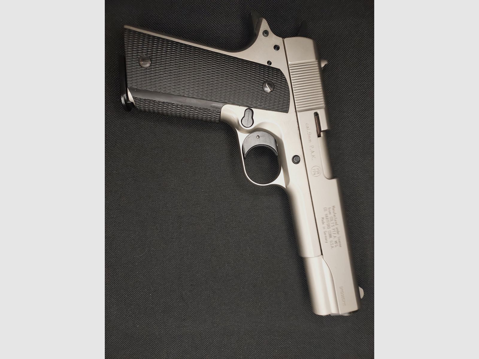 Colt Government 1911 A1 Schreckschuss Pistole 9mm P.A.K. Nickel (PTB 774) Holzgriffe