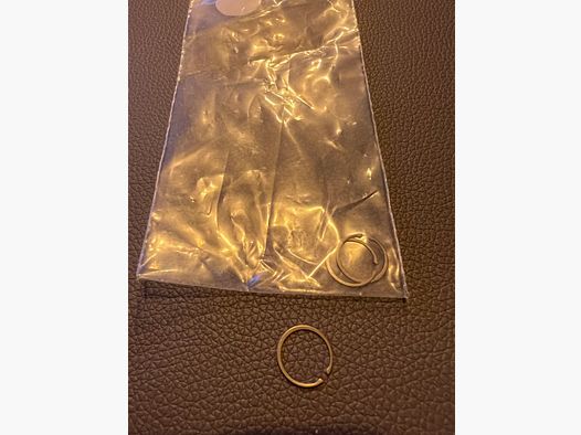 3x retaining rings / snap rings (E-clips) – new