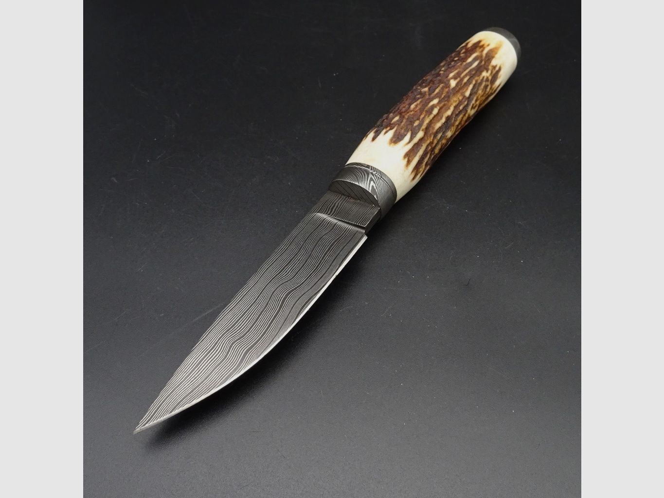 Preis inkl. 19% MwSt - Messer Schmidbauer Hunter Jagdmesser Damastklinge (9,4 cm), Sambar Hirsch