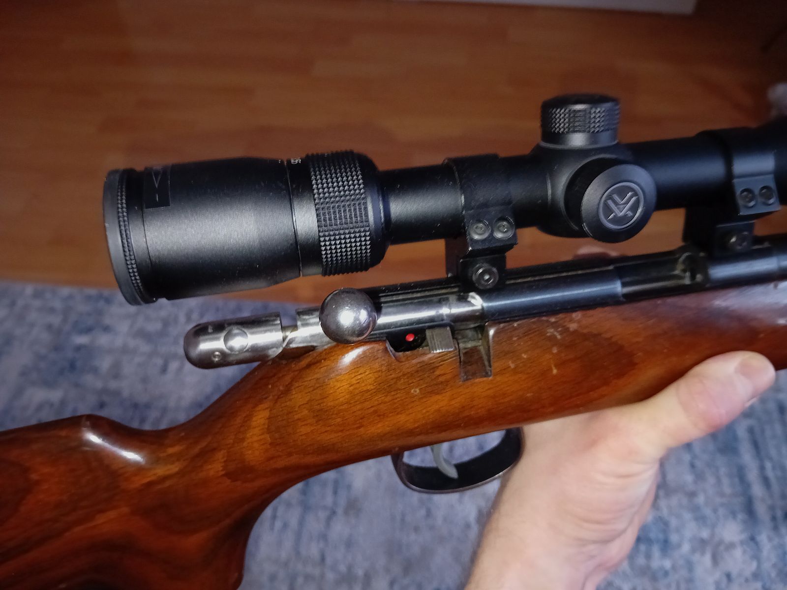 Fucile Anschütz modello 1393 calibro 22 con cannocchiale Vortex Diamondback 3,5-10x50