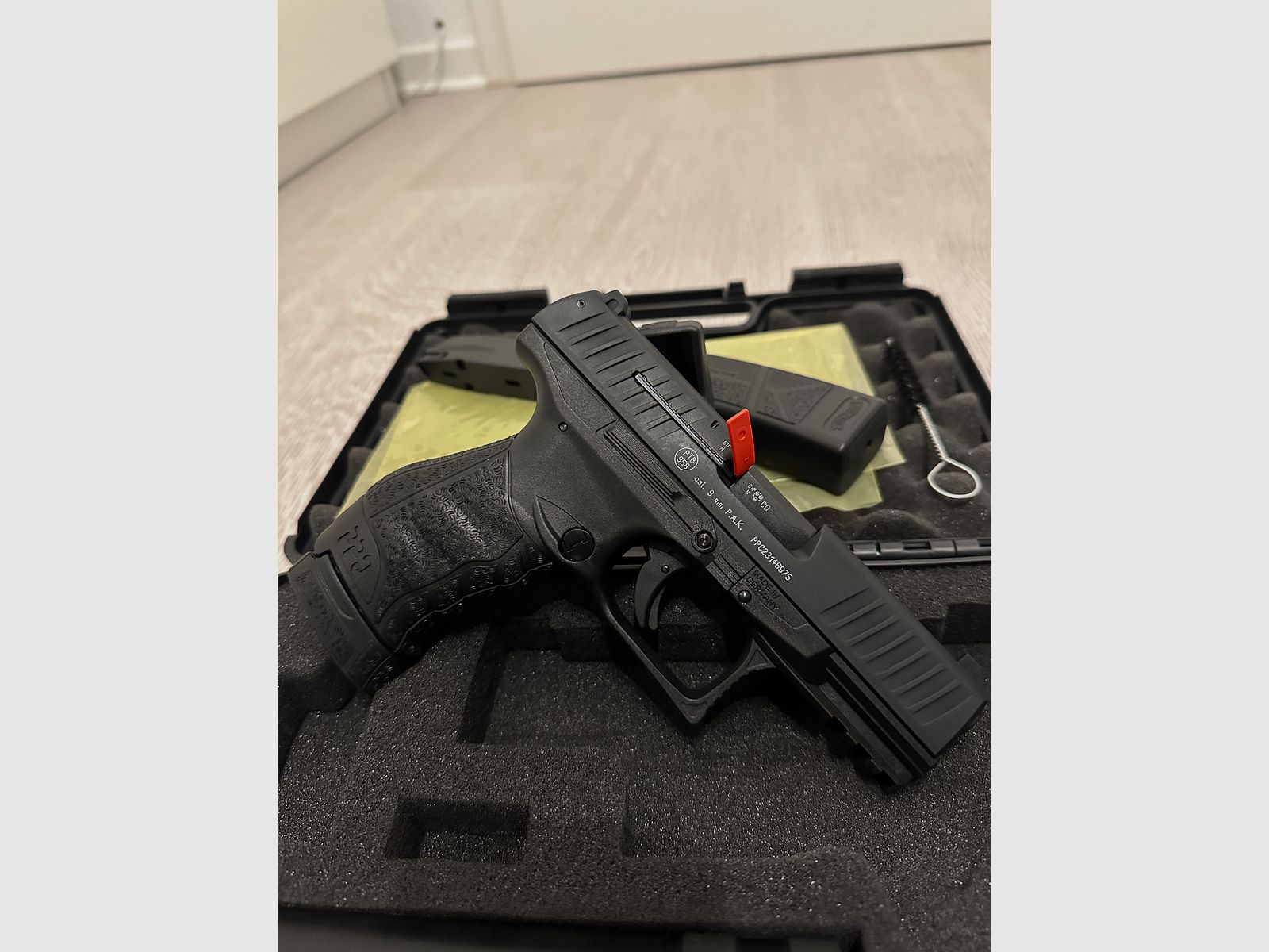 Walther PPQ Navy met 33 schots magazijn