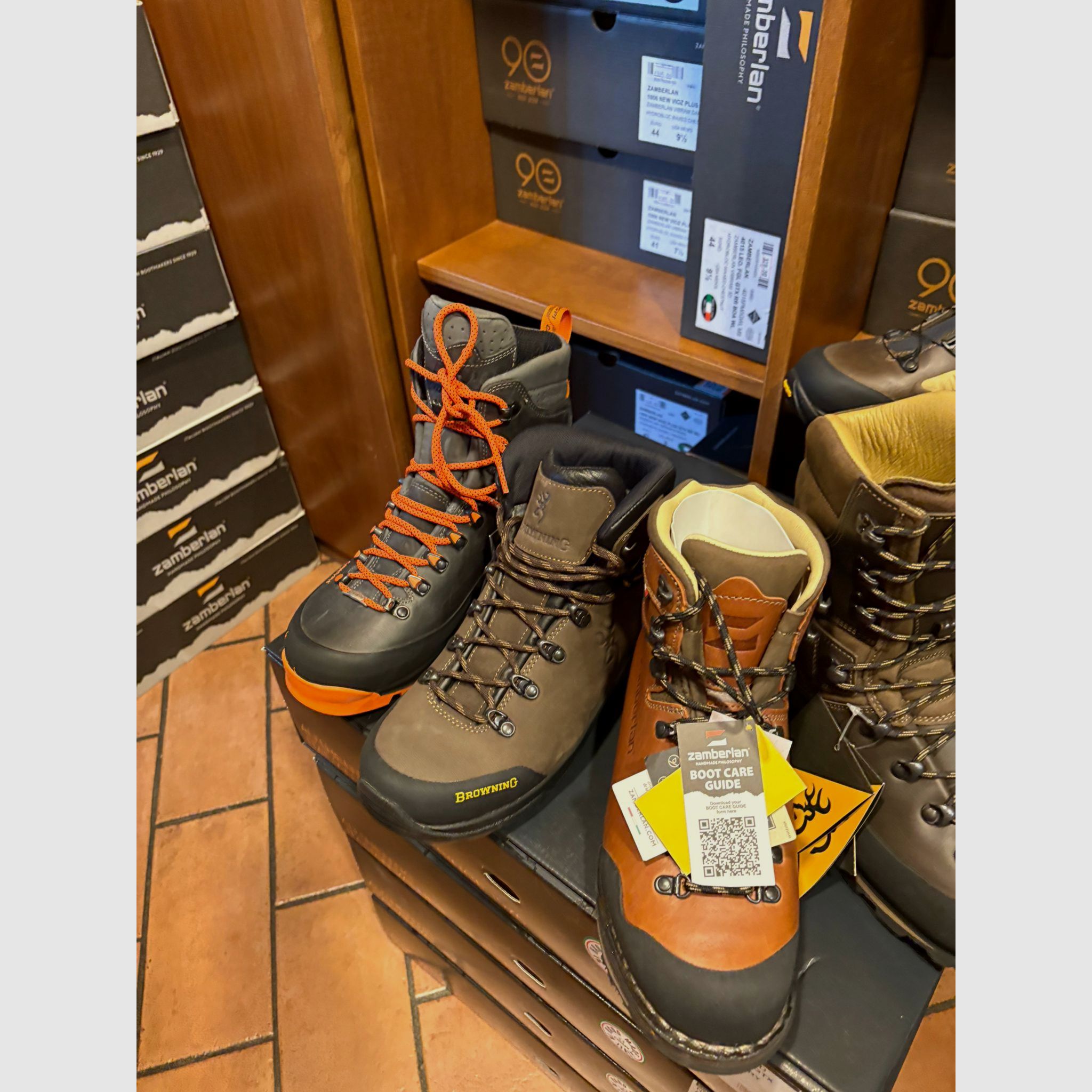 CRISPI ZAMBELAN AKU BROWNING SCHOENEN EN VEEL MEER, afbeelding 4 van 20