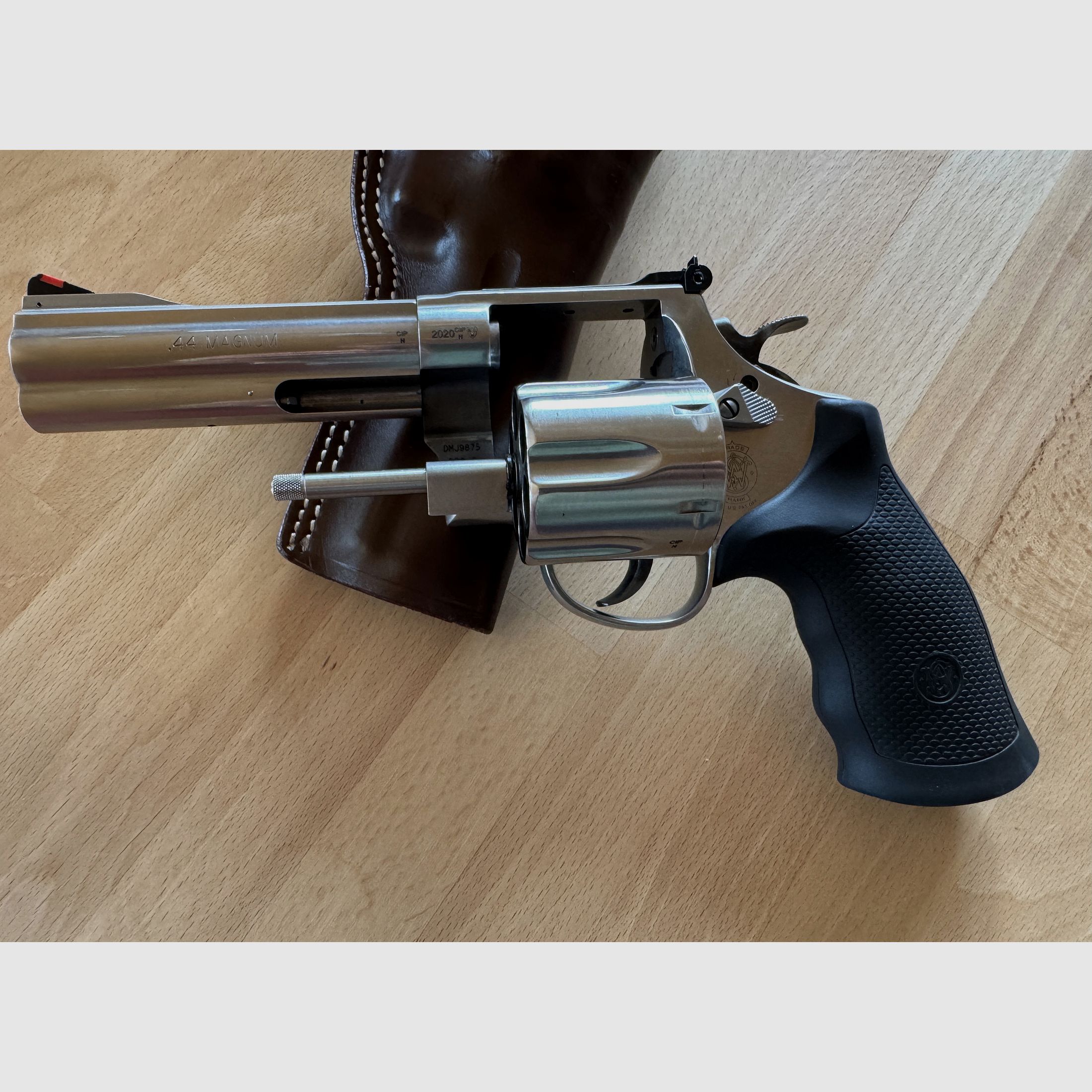 Smith & Wesson 629 Classic, cañón de 5". Muy poco usado