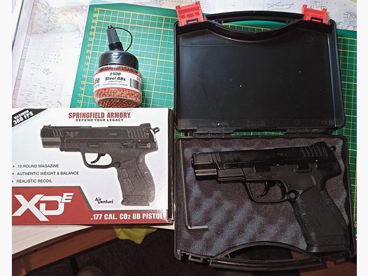 Springfield Amory XDe .177 Kal. Stahl-BB's 4,5mm CO2-Antrieb
