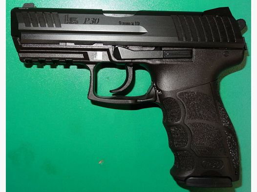 Heckler & Koch Pistool Heckler & Koch P30-V3, Geblauwit in het kaliber 9x19 (9mm Para) Inclusief accessoires