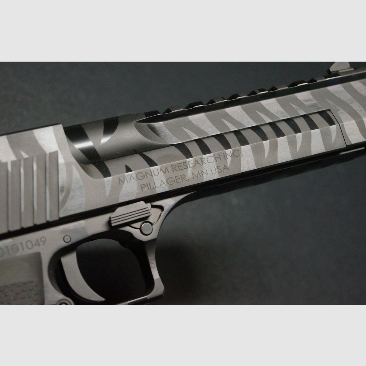 Magnum Research Desert Eagle Black Tiger Stripes, Bild 2 von 8