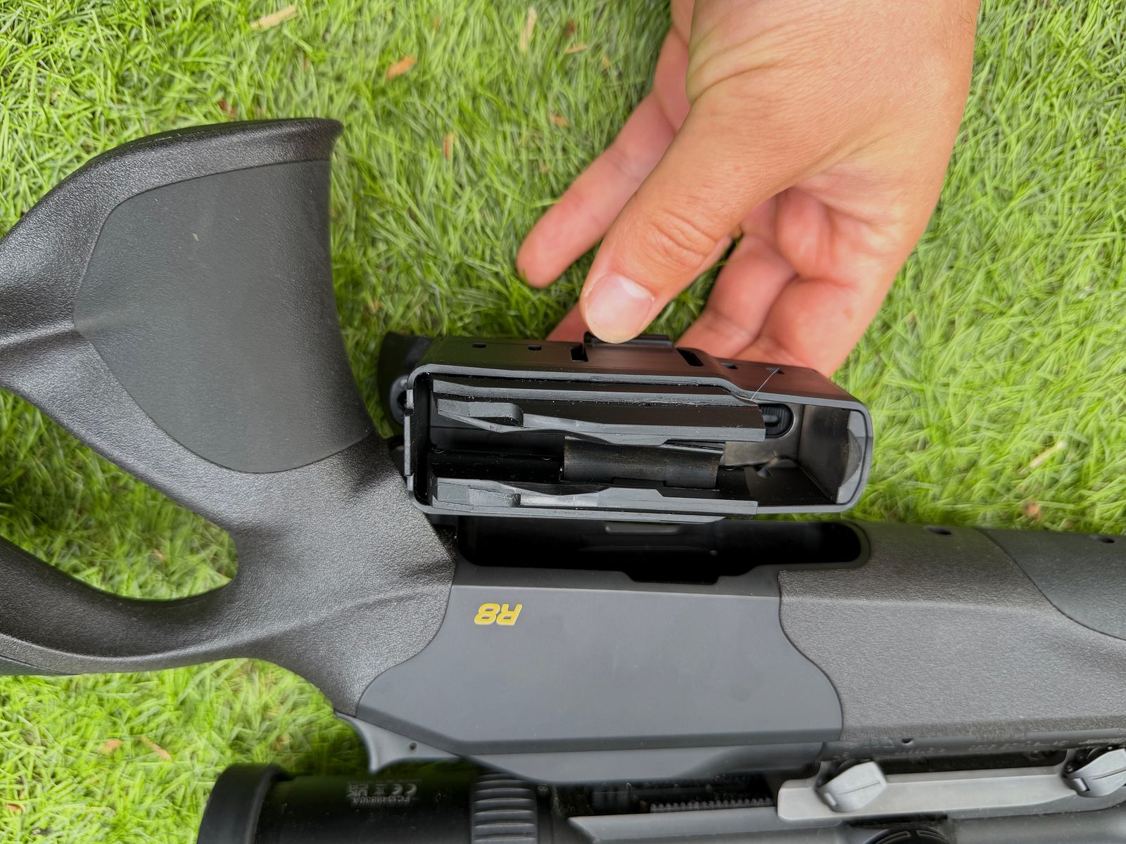 Blaser R8 Ultimate 52cm Lauf .30-06 Springfield mit Swarovski Z8i 2,3-18x56 P SR und Blaser Sattelmontage