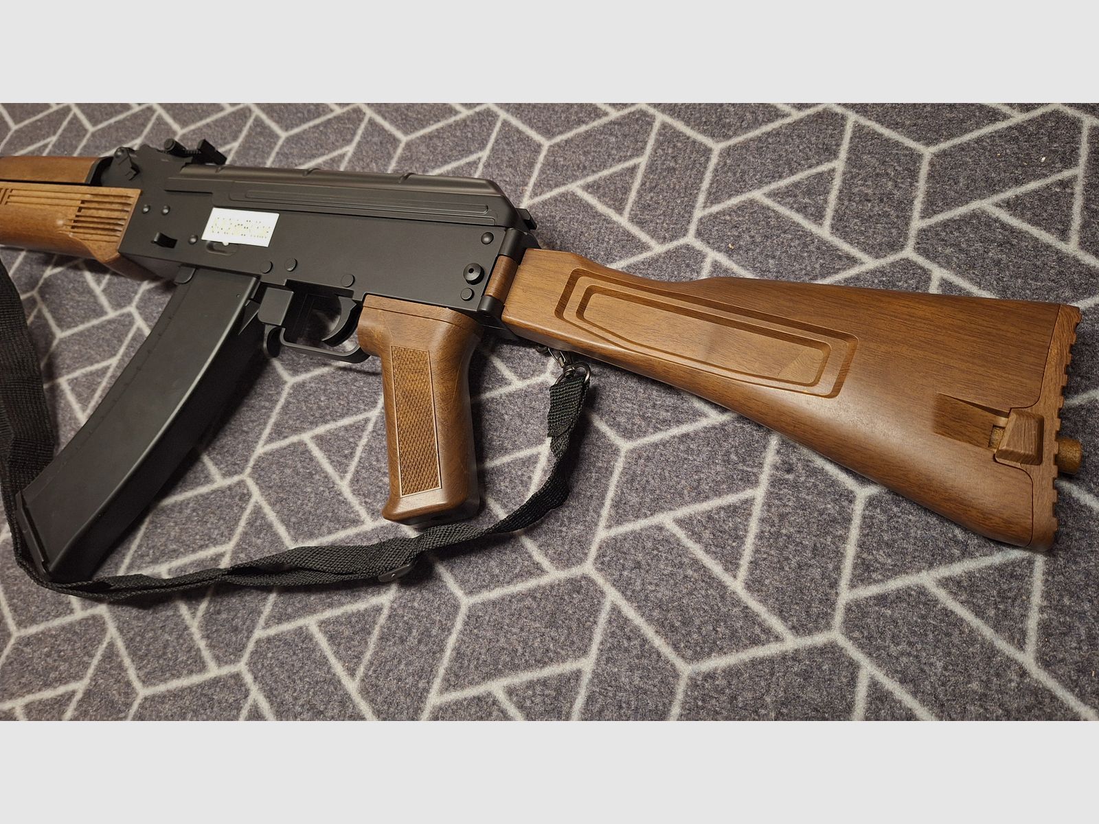 AK47 AK74 Kalashnikov Softair AEG mit Klappschaft-Neuwertig