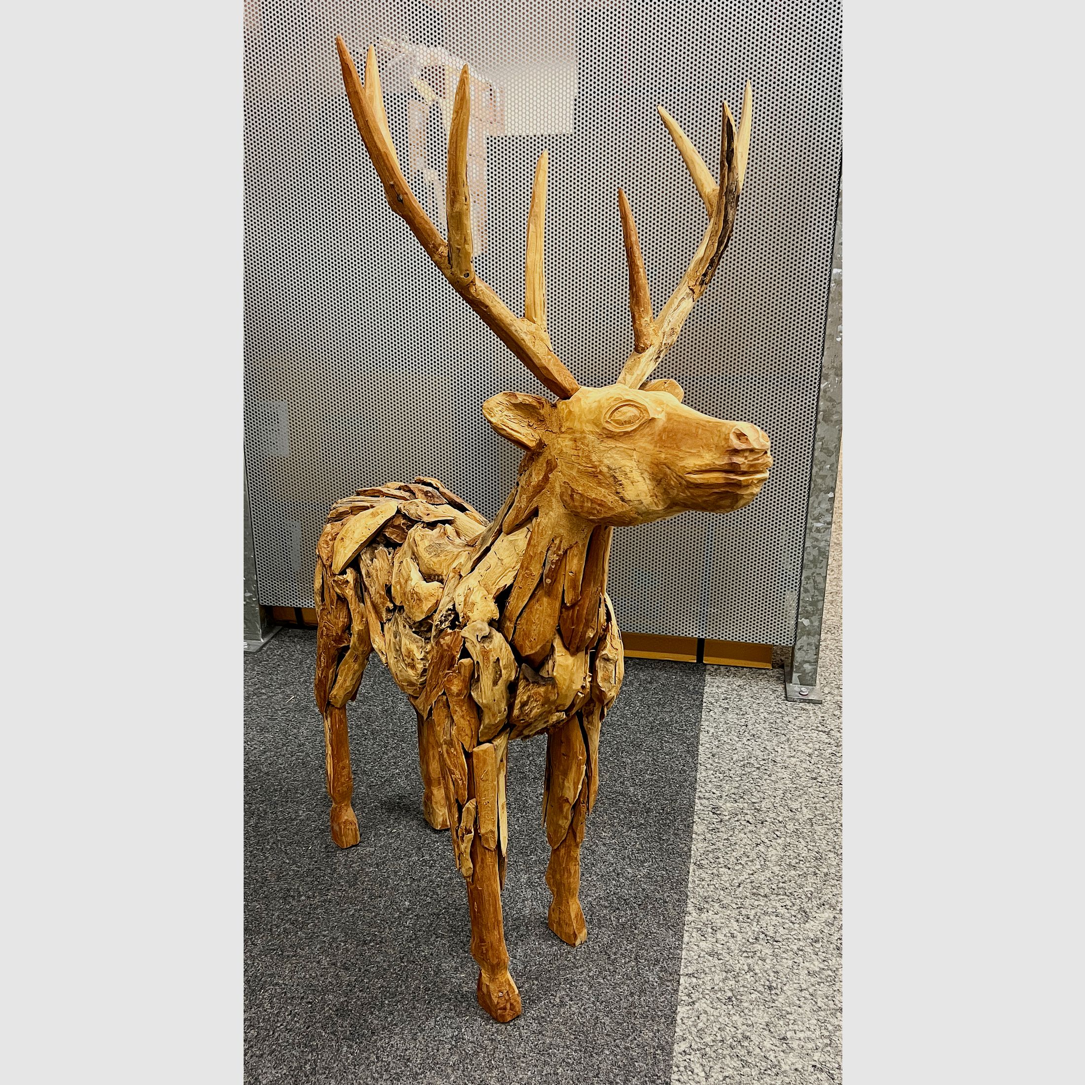 Scultura di Cervo Legno, immagine 1 di 3