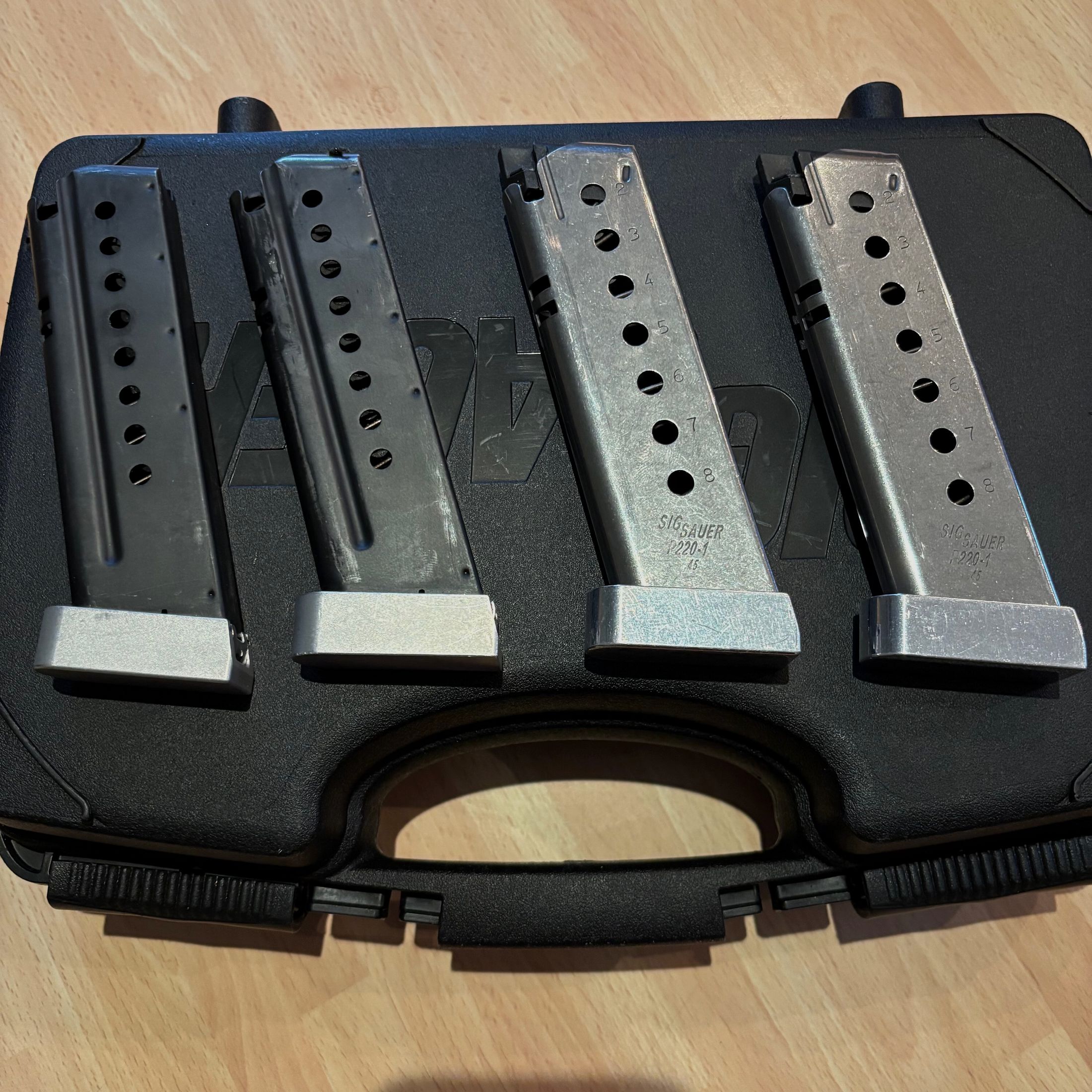 Sig Sauer P220xsix HBQ cal 45 avec système interchangeable 9mm Luger
