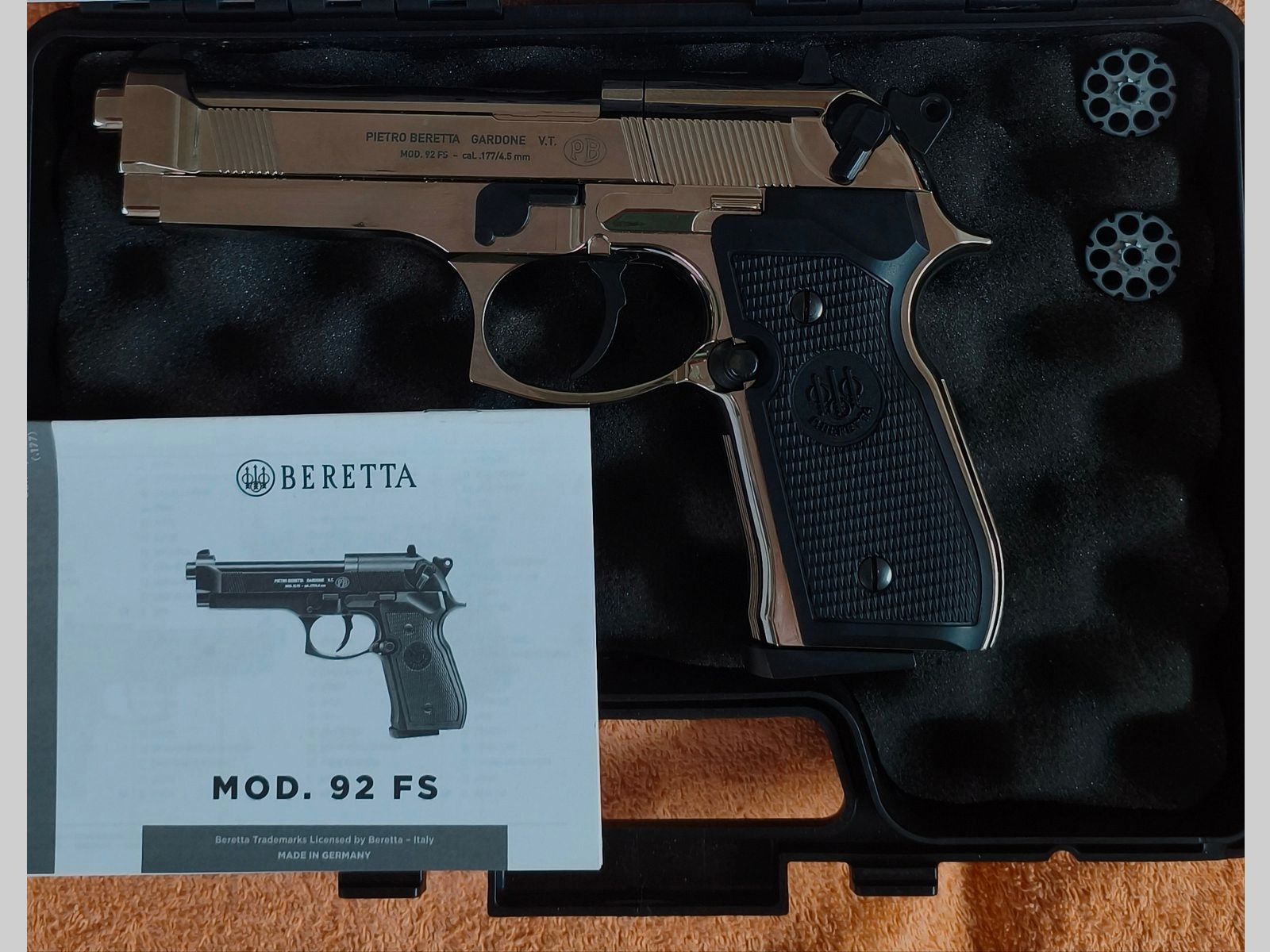 Beretta 92fs co2 Chrome (4.5mm diabolos)