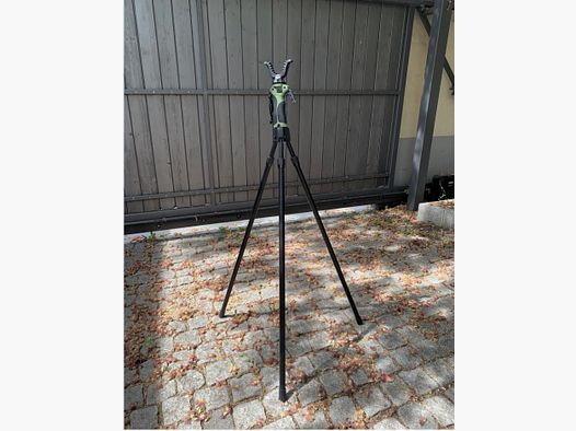 Hunting shooting target stick tripod. Like new!