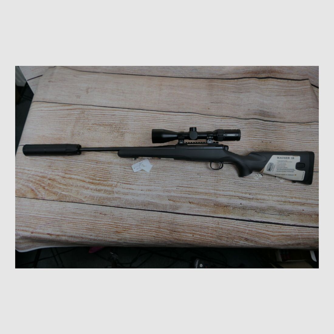 Mauser 18, Komplettpaket mit Steiner 2,5-10x50 und Schalldämpfer A-Tec