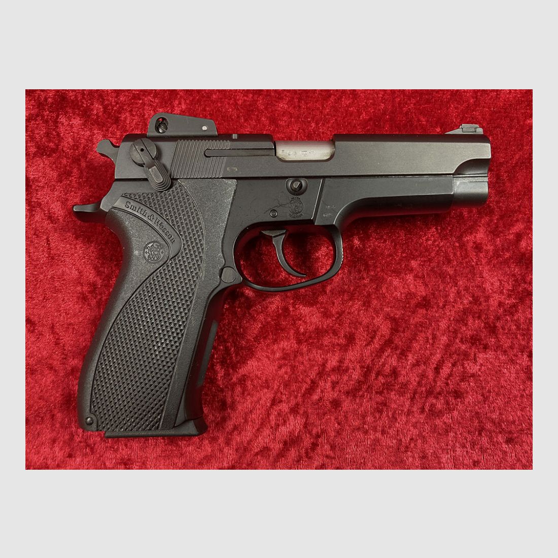 Smith & Wesson 5904