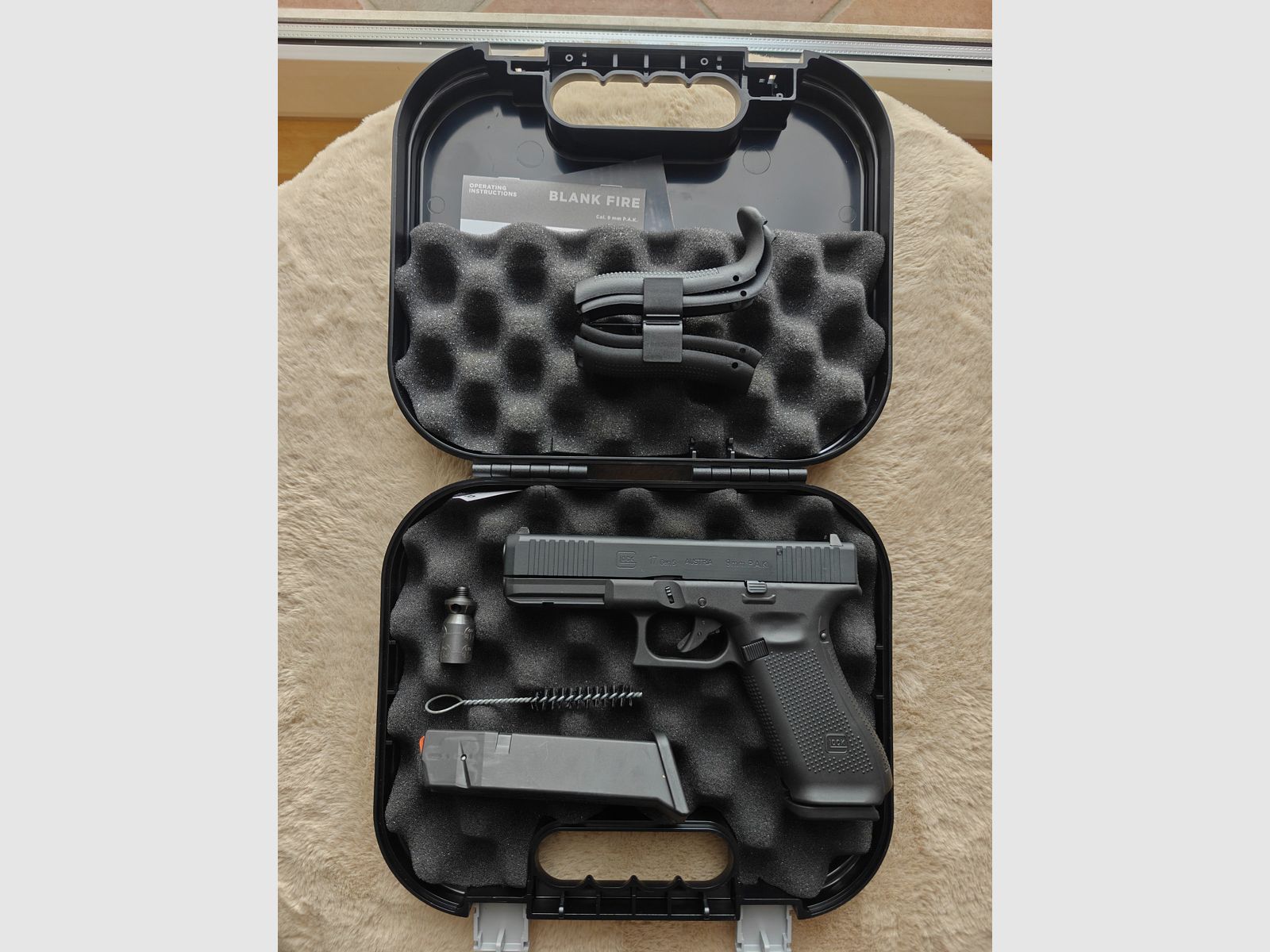 Glock 17 Gen5 pistolet à blanc like new, image 1 sur 3