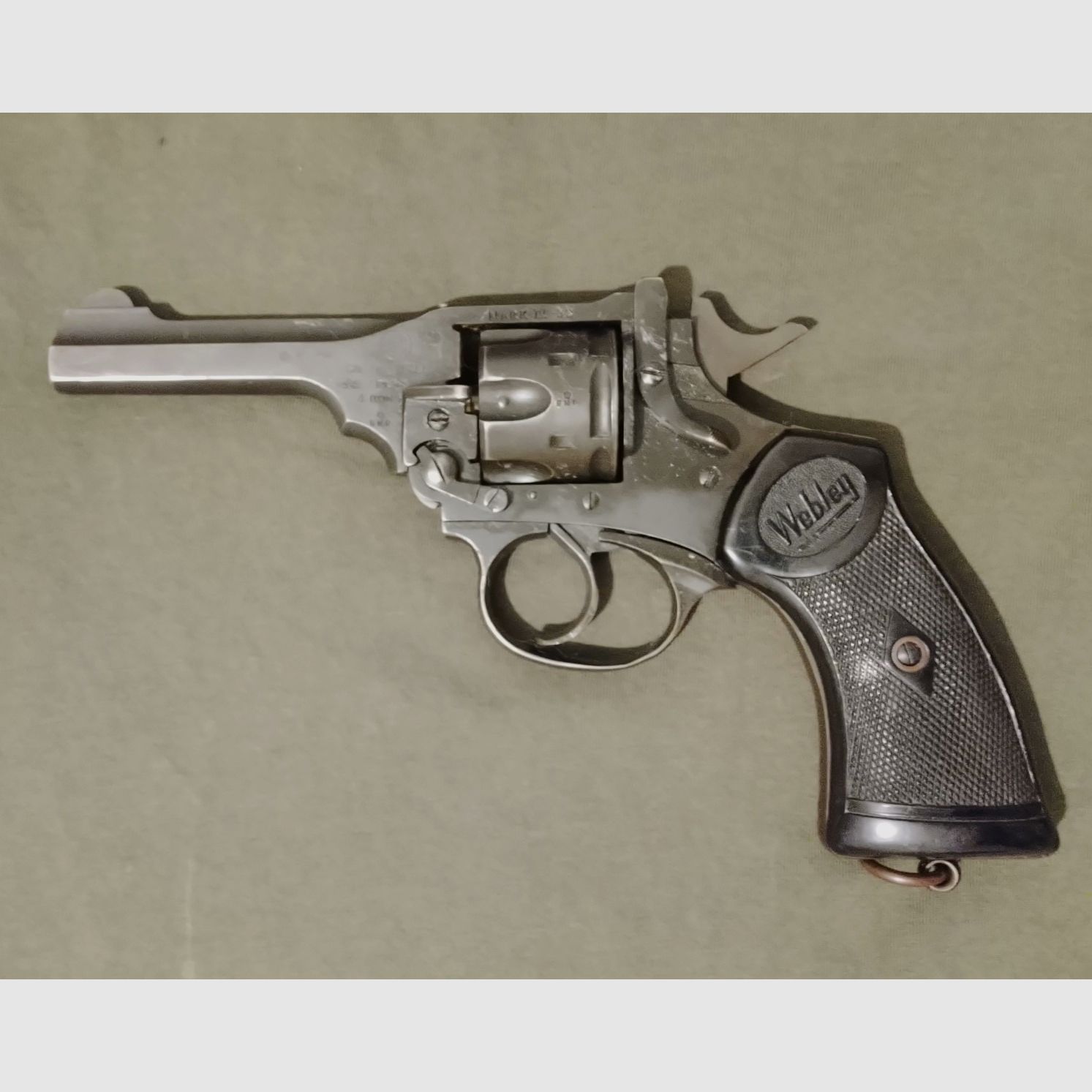 Original Webley Mark IV Revolver umgebaut auf 9mm Knall mit PTB und somit frei zu verkaufen ab 18 Jahre