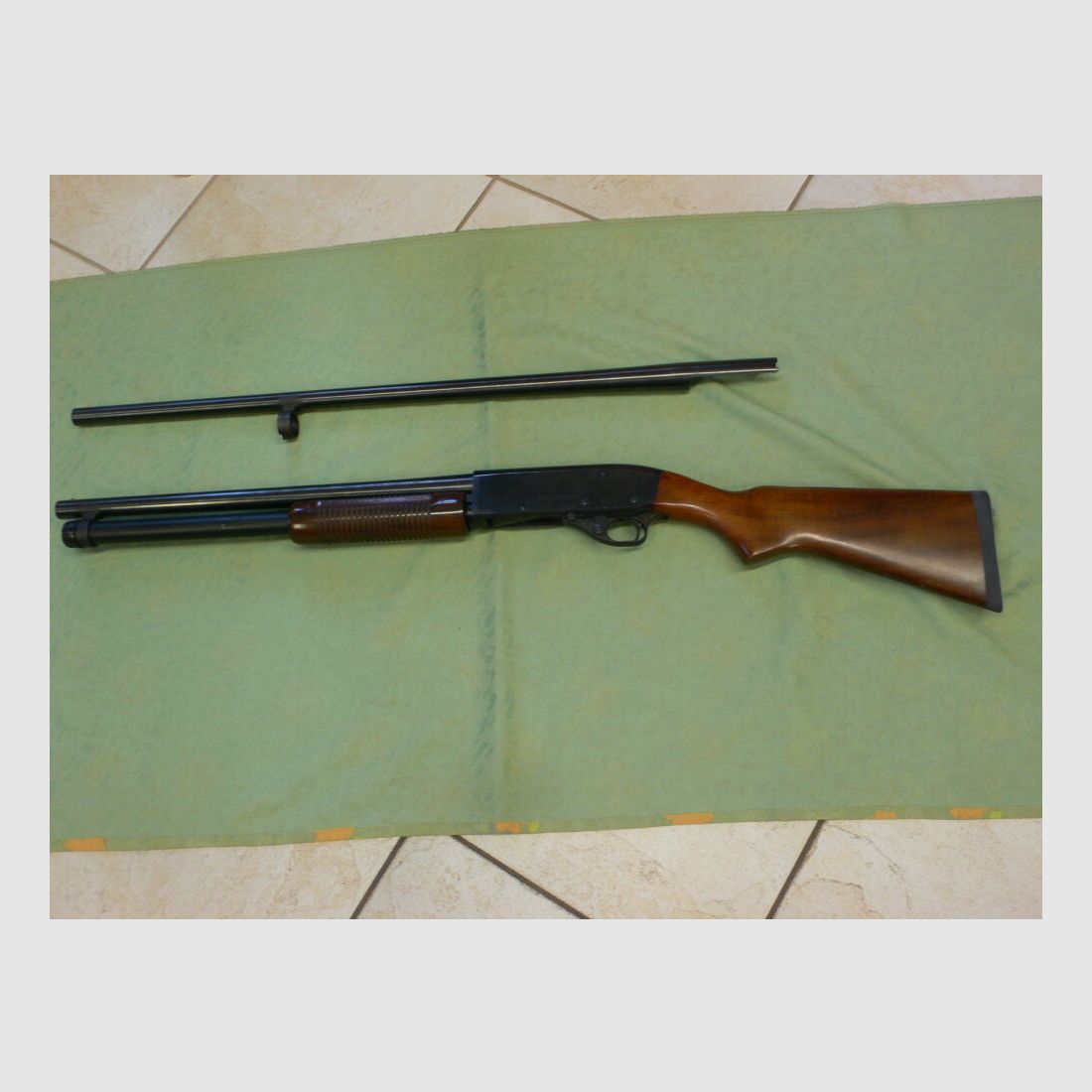 CBC 586-P, image 1 of 2