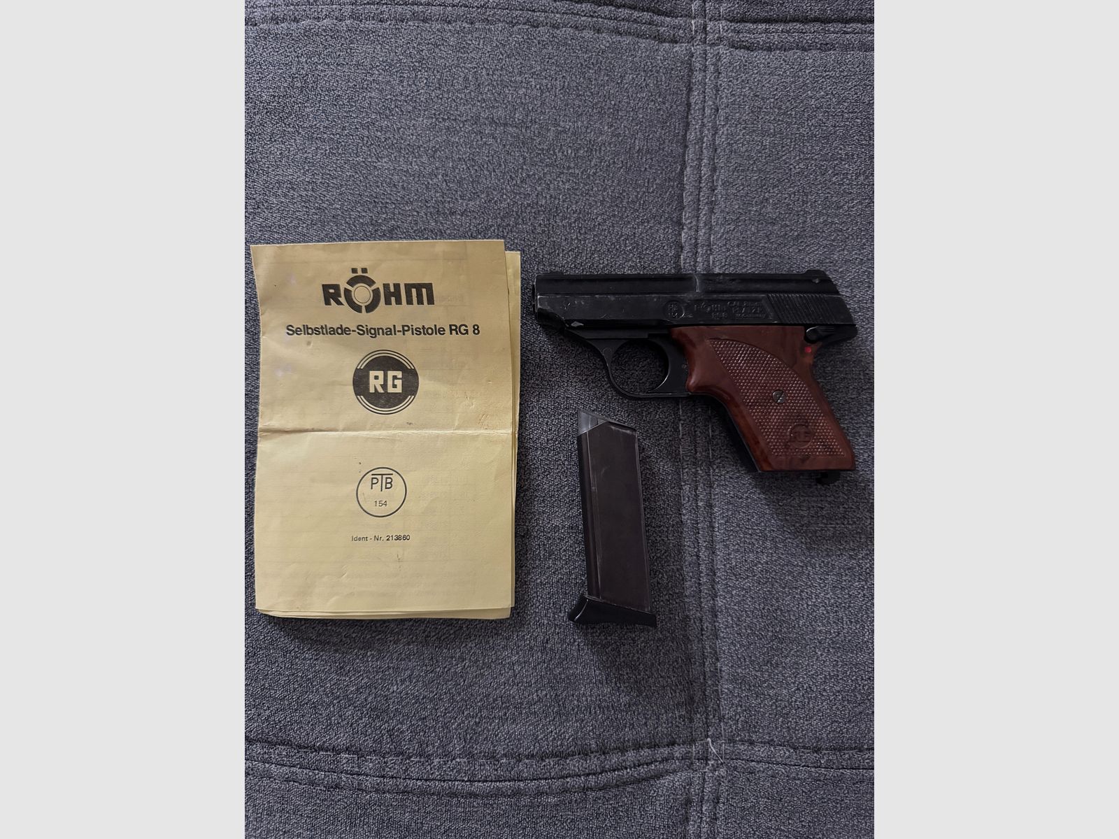 Pistola a salve Röhm RG 8 (8mm Platz, PTB 154) – molto usata con manuale e magazine